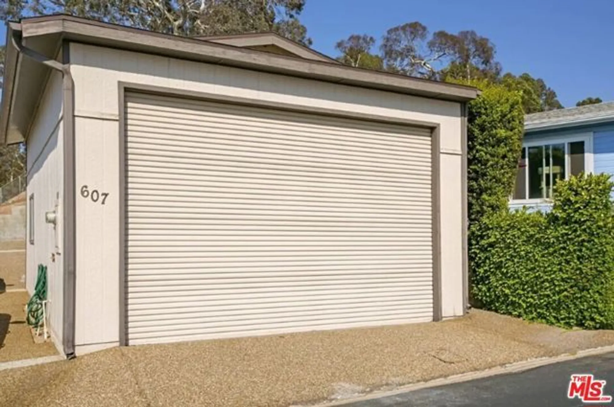 Property Slideshow image 2 of 6 | 607 via del mar, Vista, CA, 92081