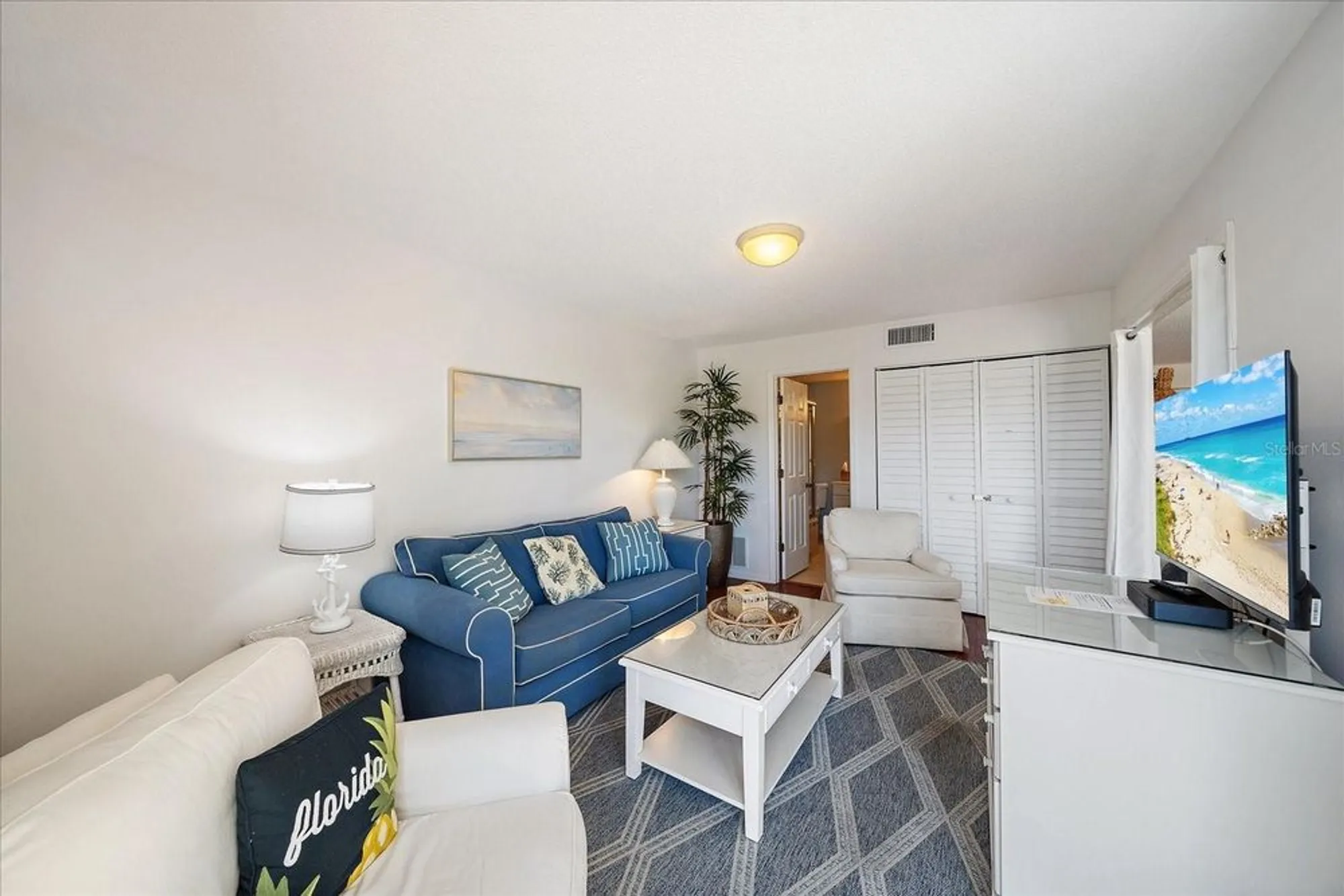 Property Slideshow image 19 of 76 | 425 cerromar ter 359, Venice, FL, 34293