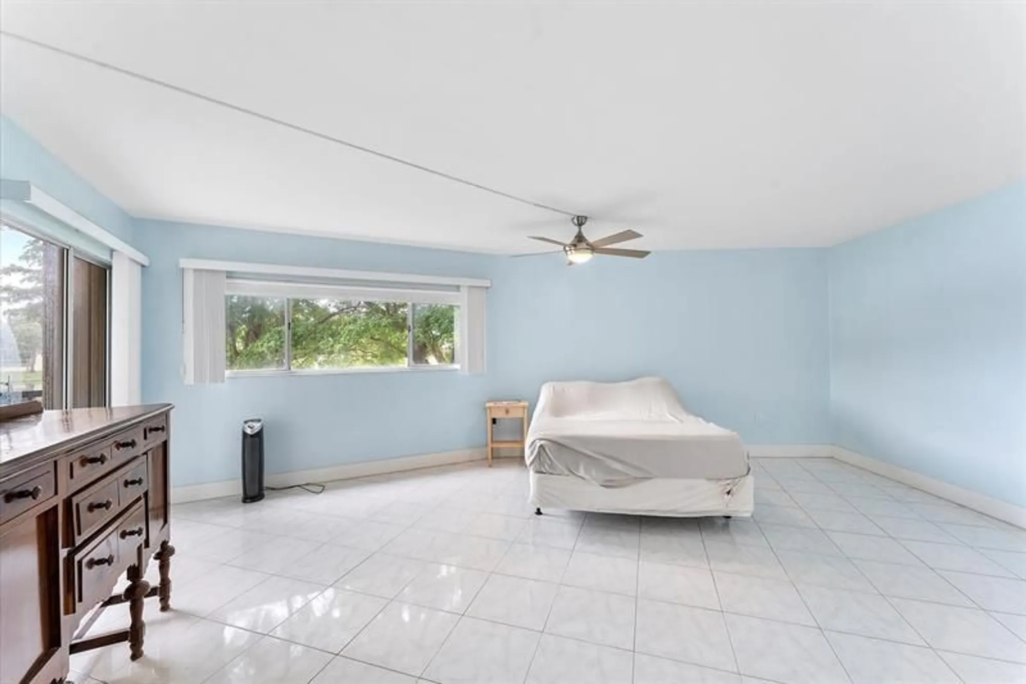 Property Slideshow image 10 of 17 | 850 sw 138th ave apt 208d, Pembroke Pines, FL, 33027
