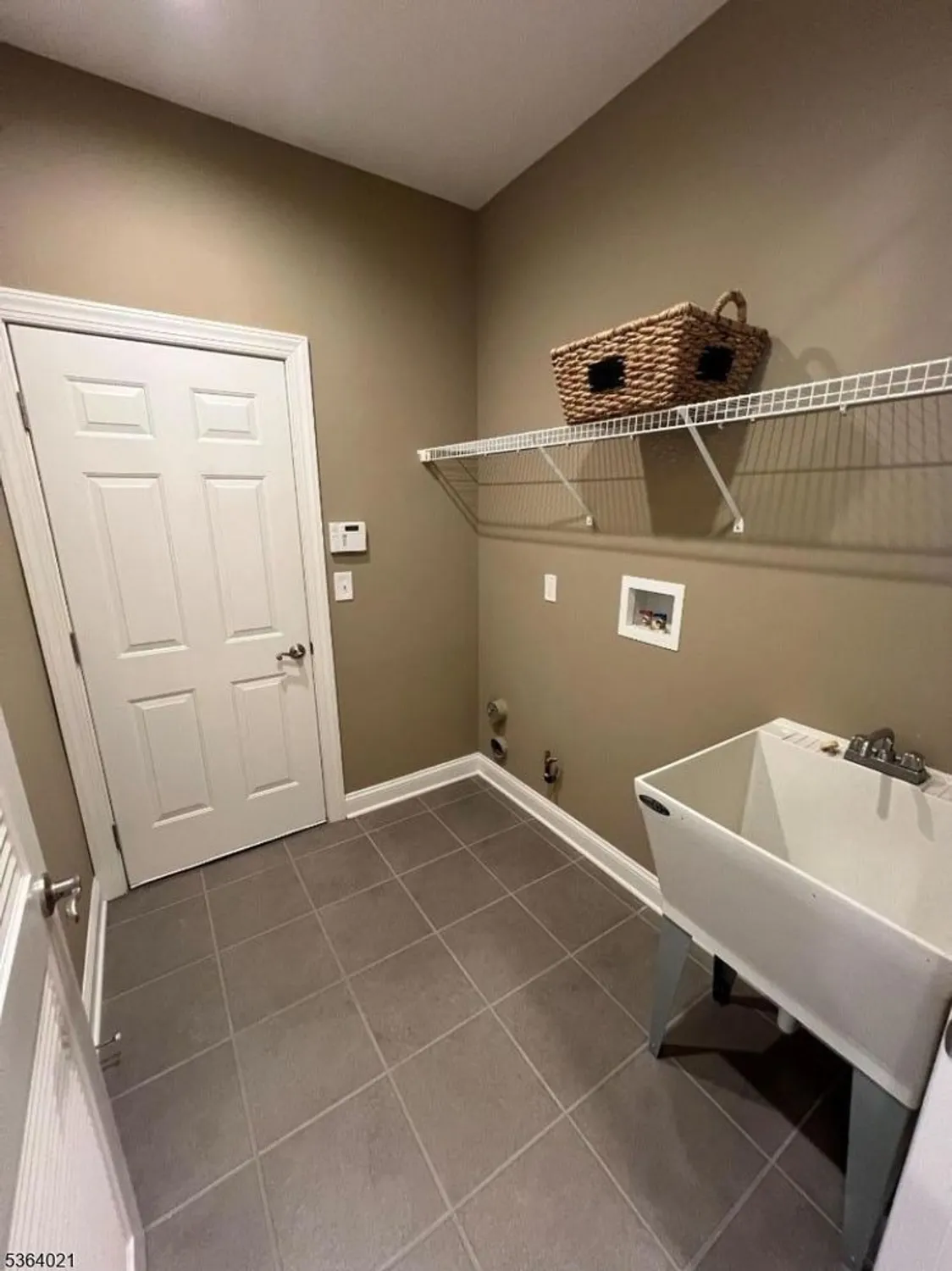 Property Slideshow image 19 of 24 | 6 leidl cir, Hillsborough, NJ, 08844