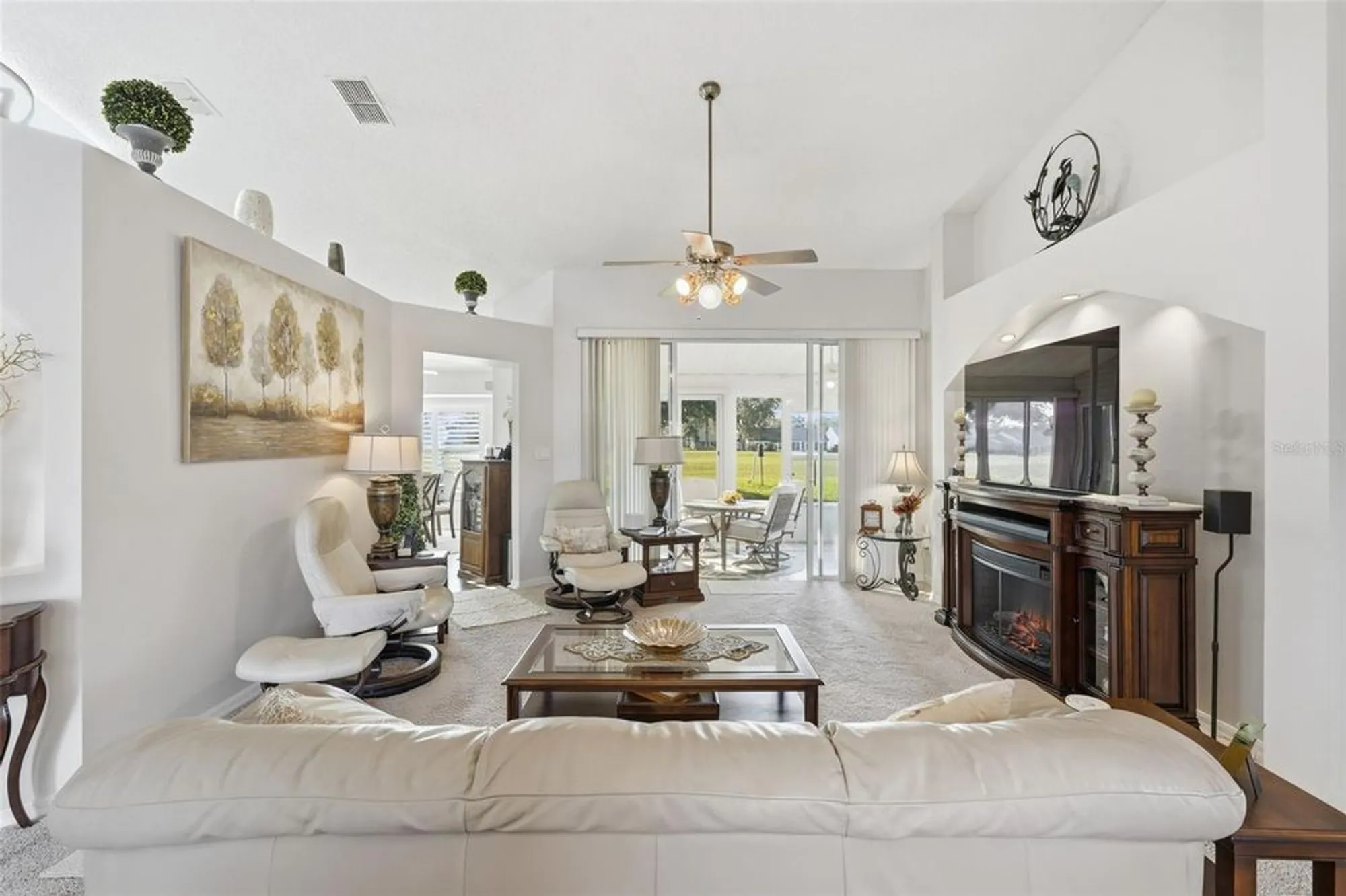 Property Slideshow image 28 of 65 | 25233 lost oak cir, Leesburg, FL, 34748