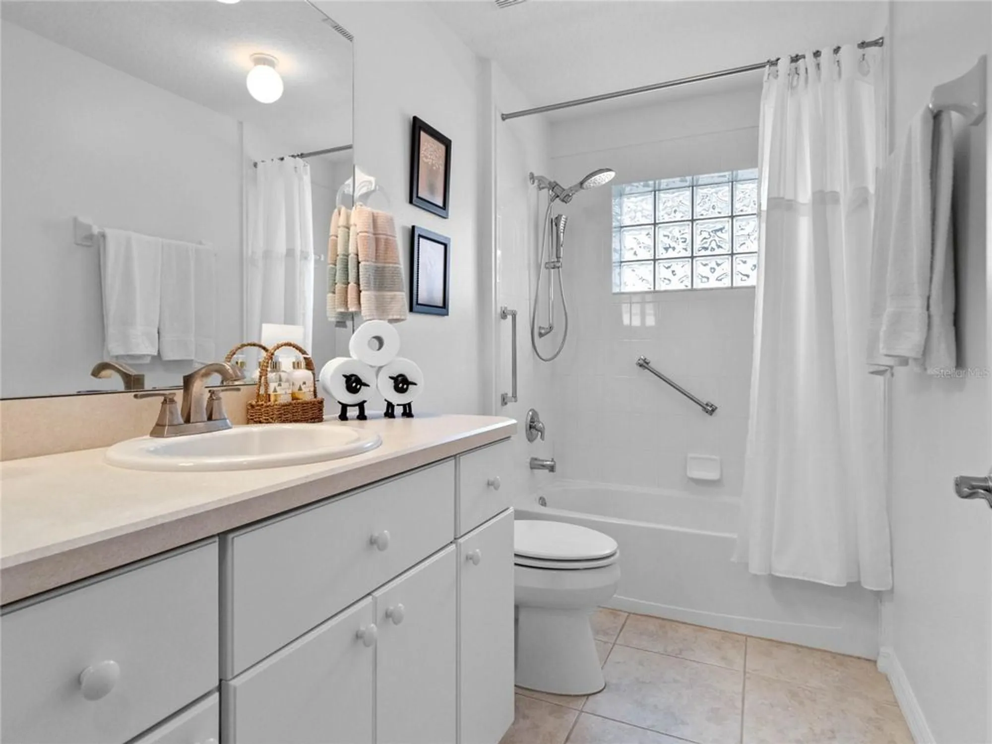 Property Slideshow image 31 of 61 | 5454 sir churchill dr, Leesburg, FL, 34748