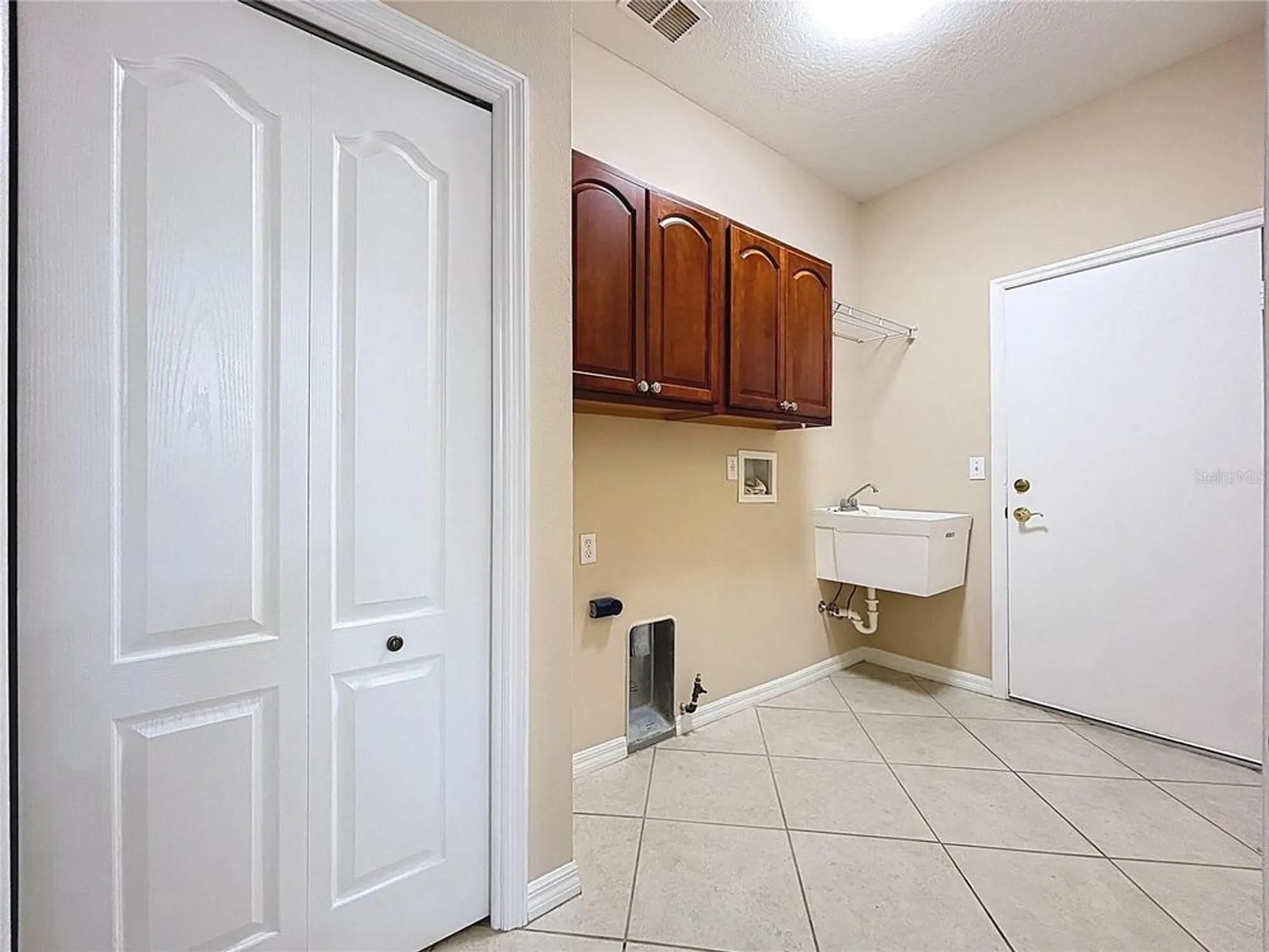 Property Slideshow image 23 of 74 | 2018 inverness greens dr # 2018, Sun City Center, FL, 33573