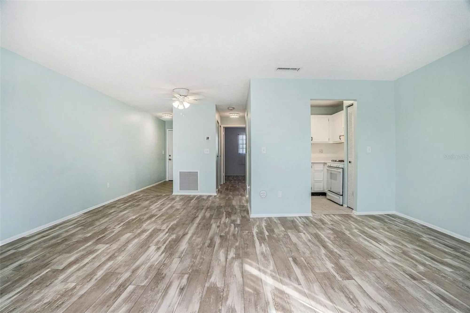 Property Slideshow image 10 of 35 | 5971 terrace park dr n unit 307, St Petersburg, FL, 33709