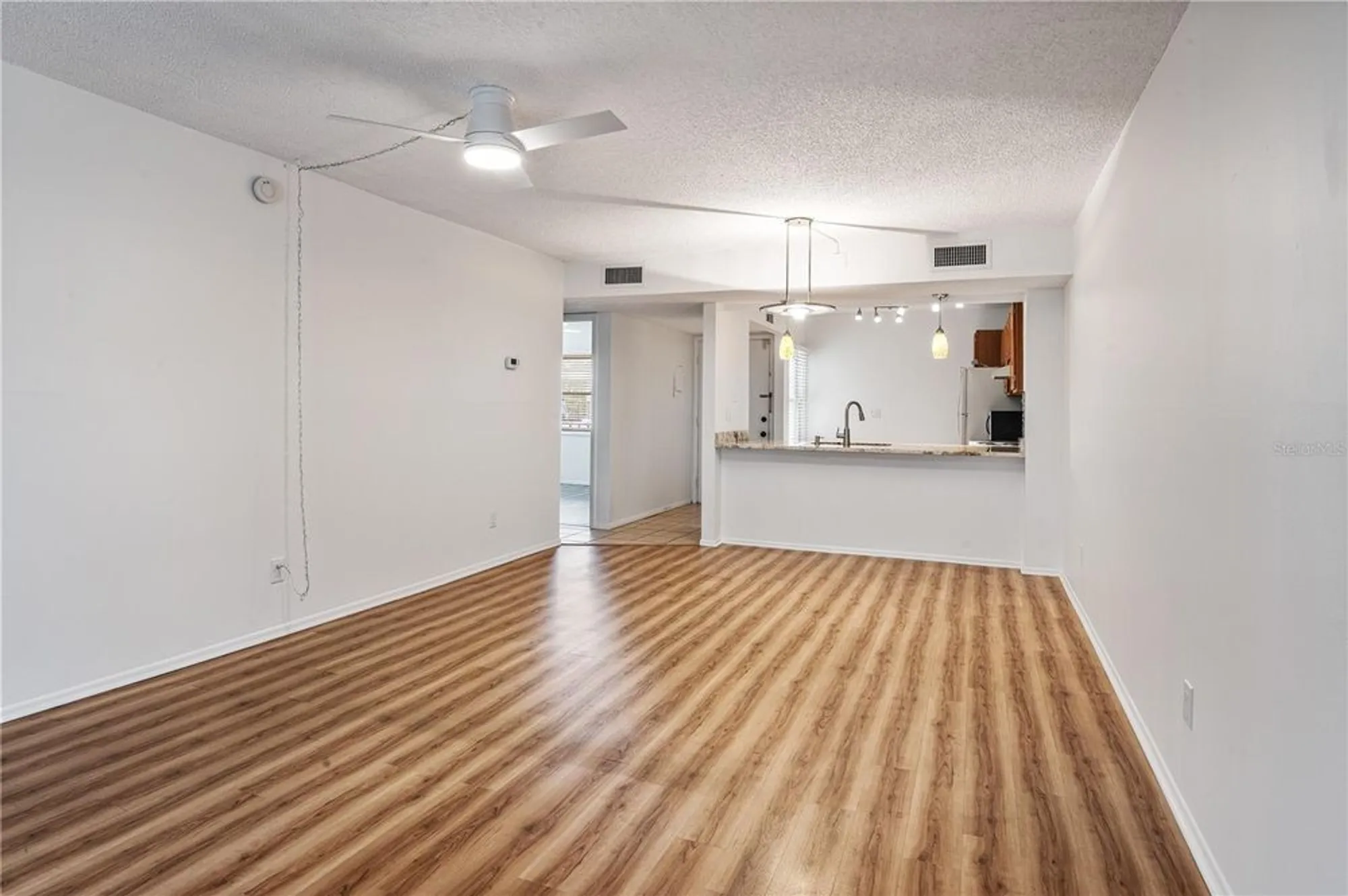 Property Slideshow image 5 of 23 | 14130 rosemary ln apt 4313, Largo, FL, 33774