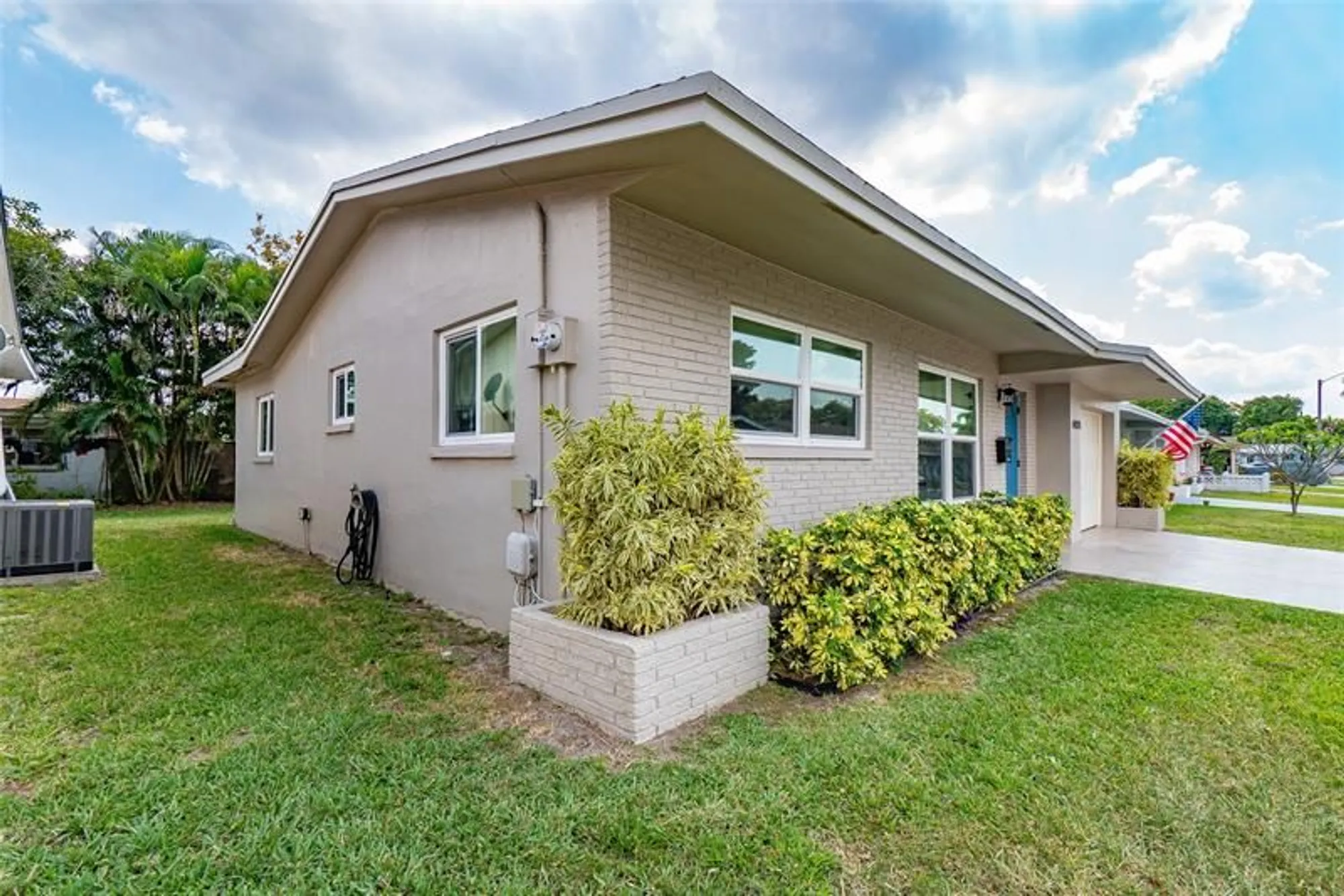 Property Slideshow image 23 of 26 | 4714 nw 44th st, Tamarac, FL, 33319