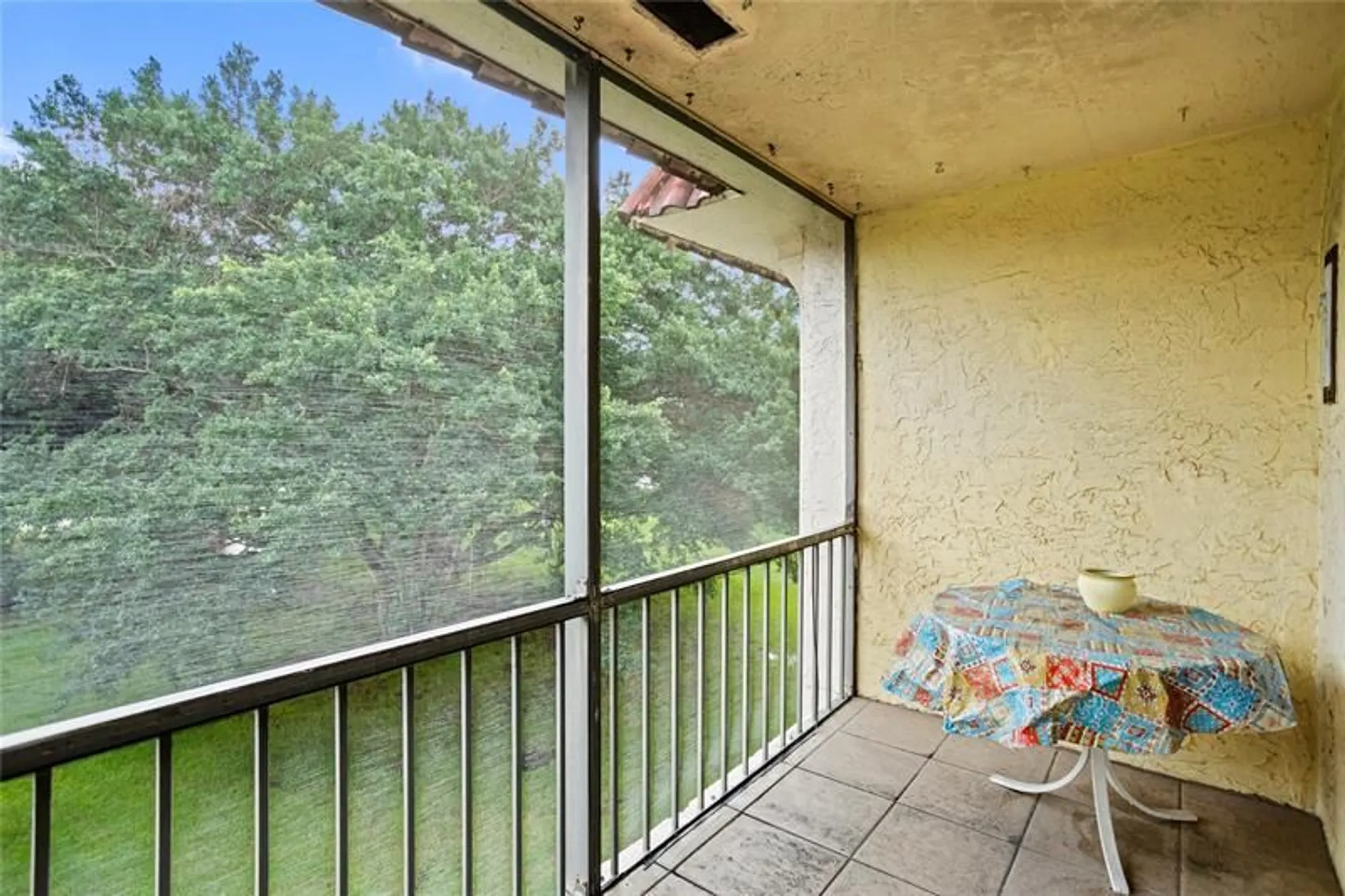 Property Slideshow image 27 of 44 | 8990 s hollybrook blvd 305, Pembroke Pines, FL, 33025