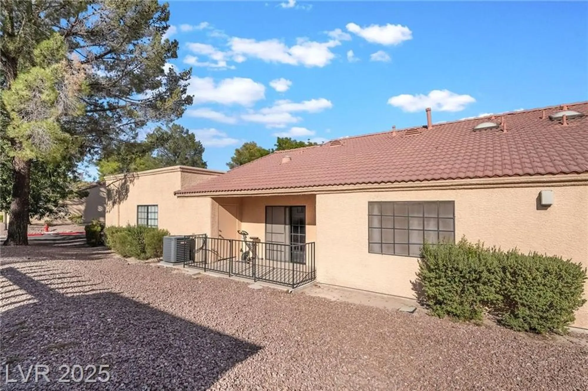 Property Slideshow image 33 of 44 | 2851 s valley view blvd 1120, Las Vegas, NV, 89102