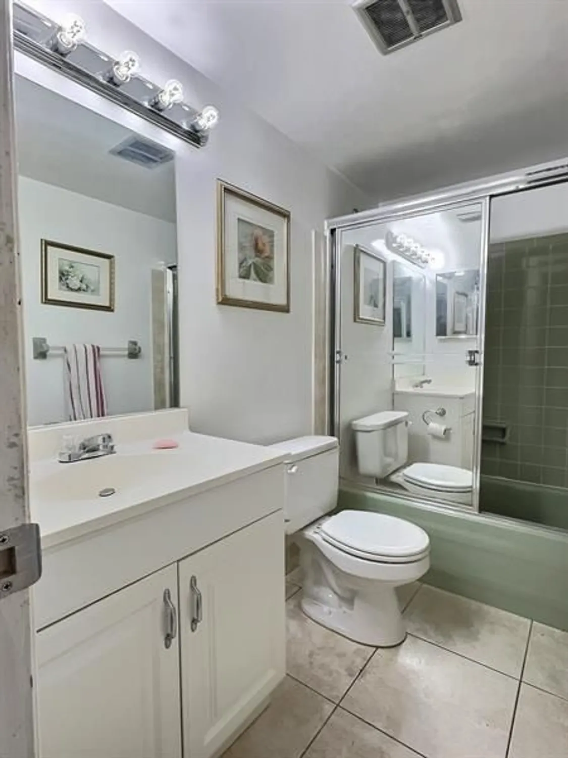 Property Slideshow image 10 of 16 | 7805 w atlantic blvd 207, Margate, FL, 33063