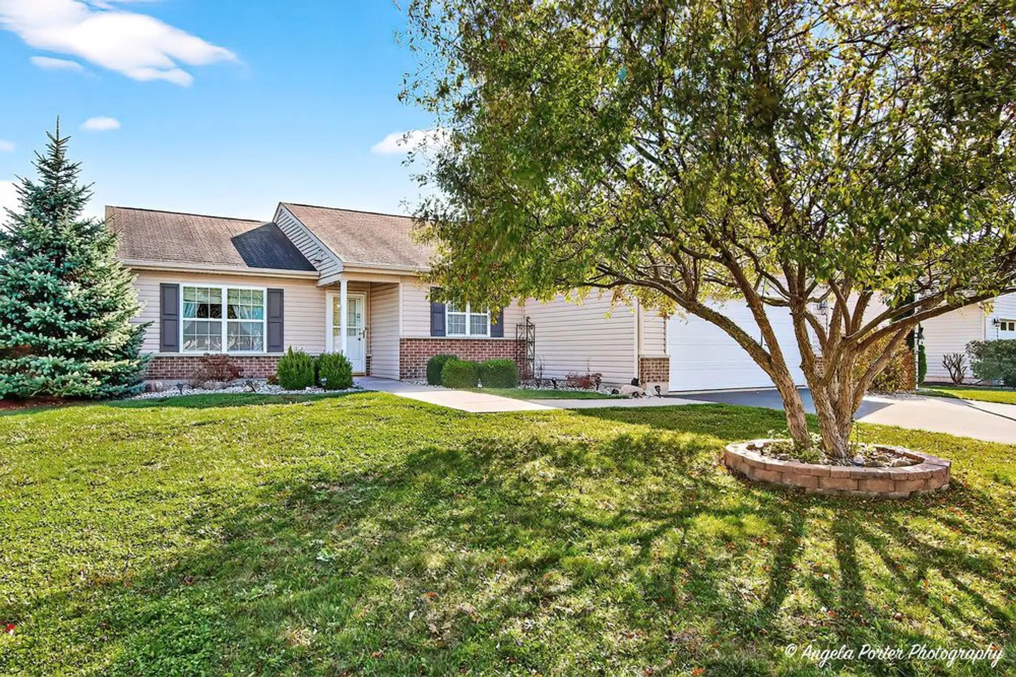 Property Slideshow image 1 of 29 | 806 madison ave, Mchenry, IL, 60050