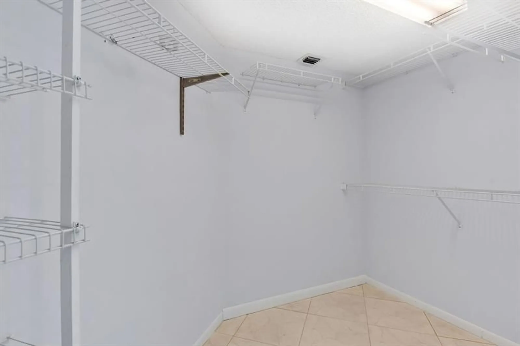 Property Slideshow image 24 of 33 | 1606 abaco dr e4, Coconut Creek, FL, 33066