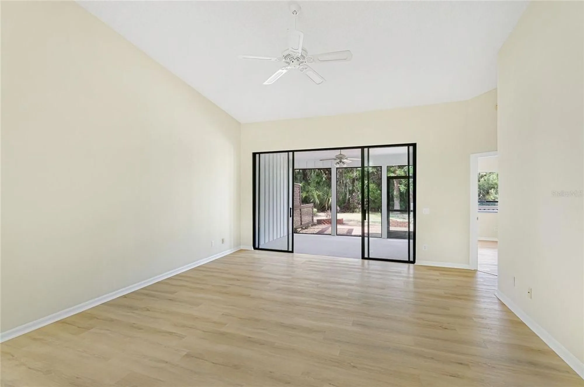 Property Slideshow image 6 of 44 | 7106 saint andrews ln, Sarasota, FL, 34243