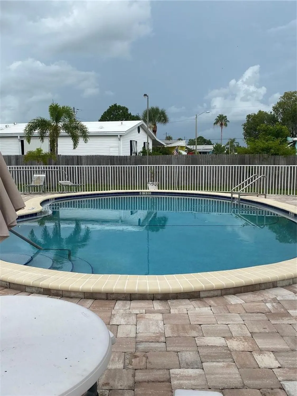 Property Slideshow image 33 of 38 | 832 cambridge ct, Dunedin, FL, 34698