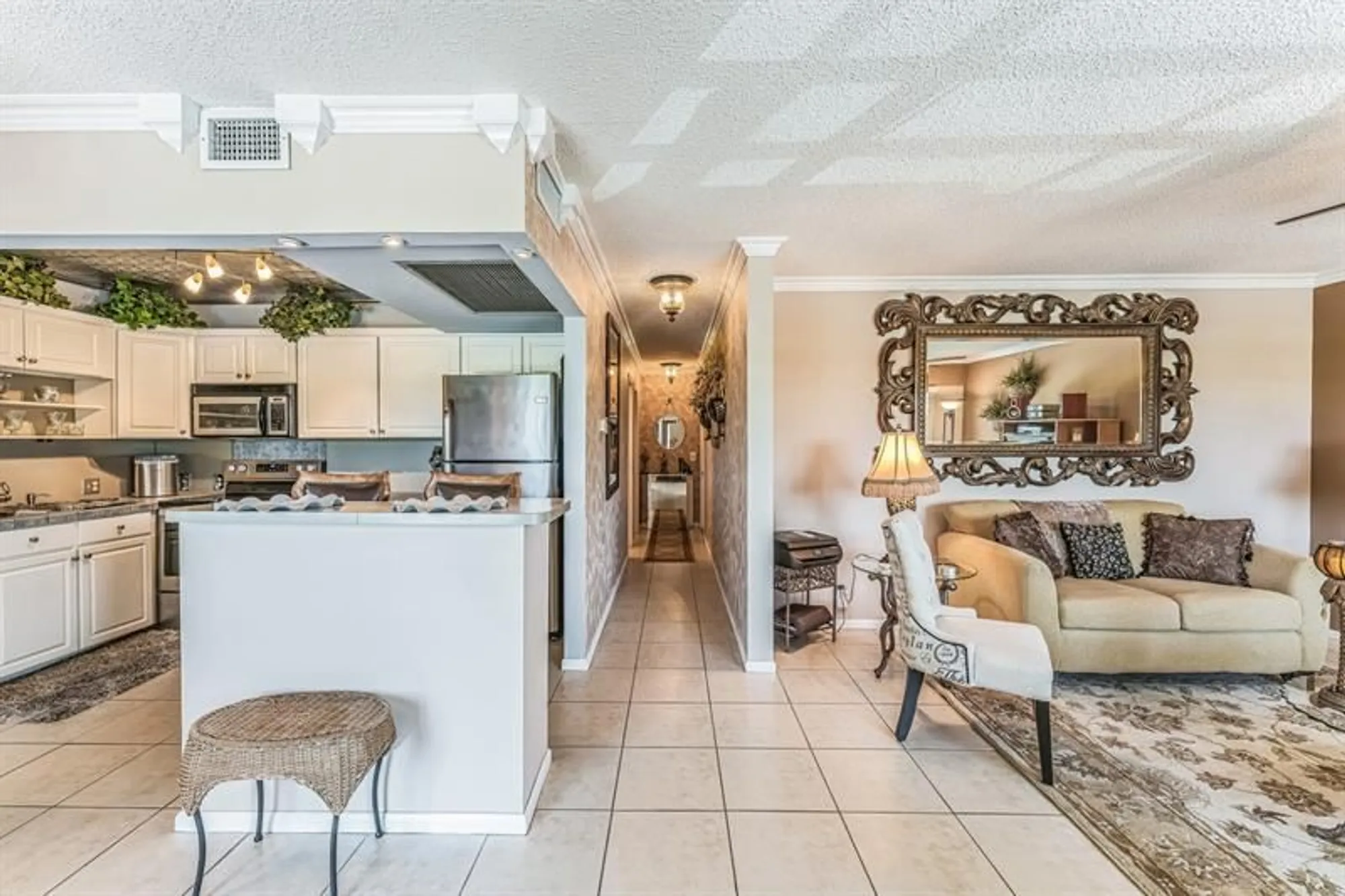 Property Slideshow image 9 of 22 | 581 mansfield n # 581, Boca Raton, FL, 33434