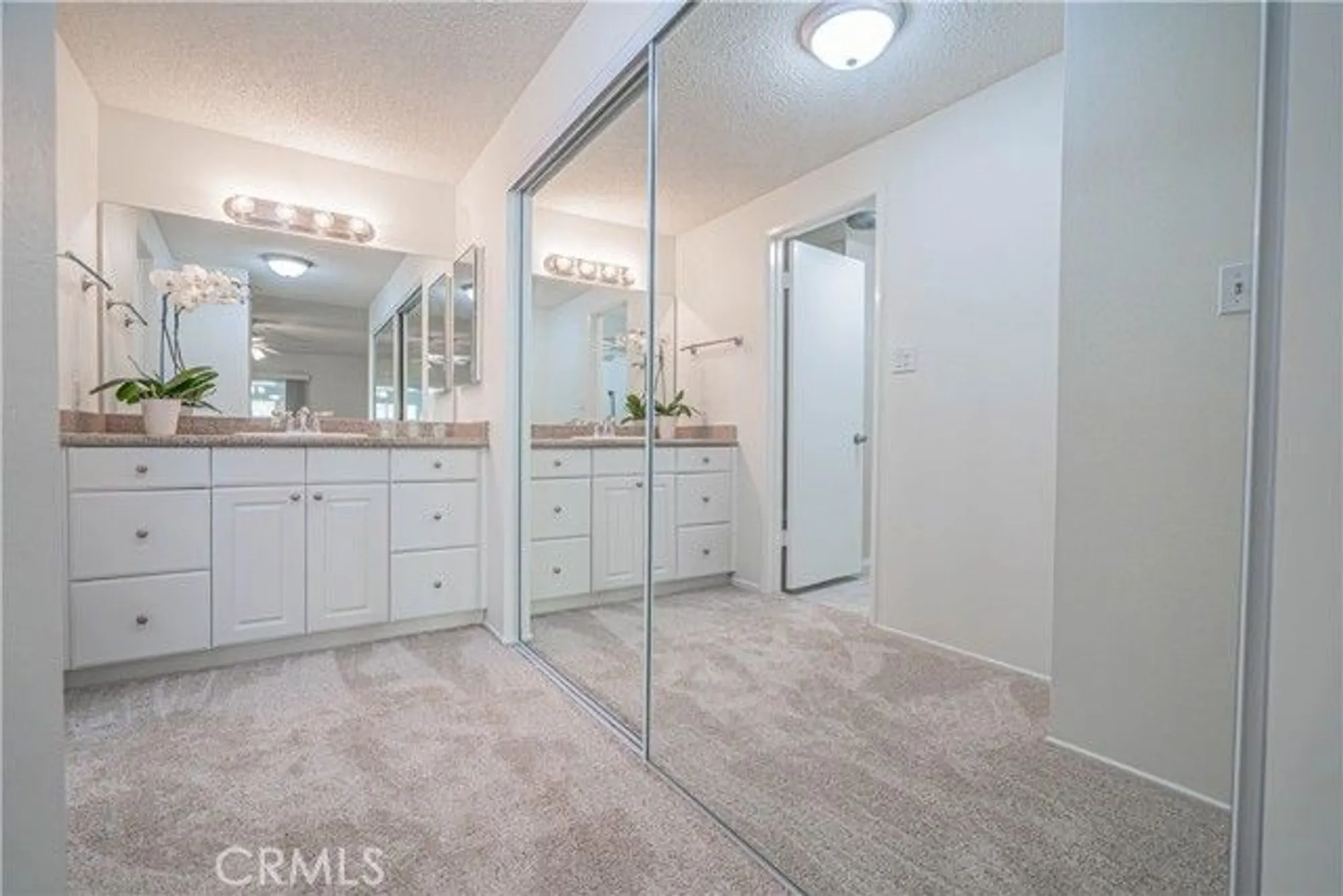 Property Slideshow image 19 of 51 | 19433 oak crossing rd, Newhall, CA, 91321