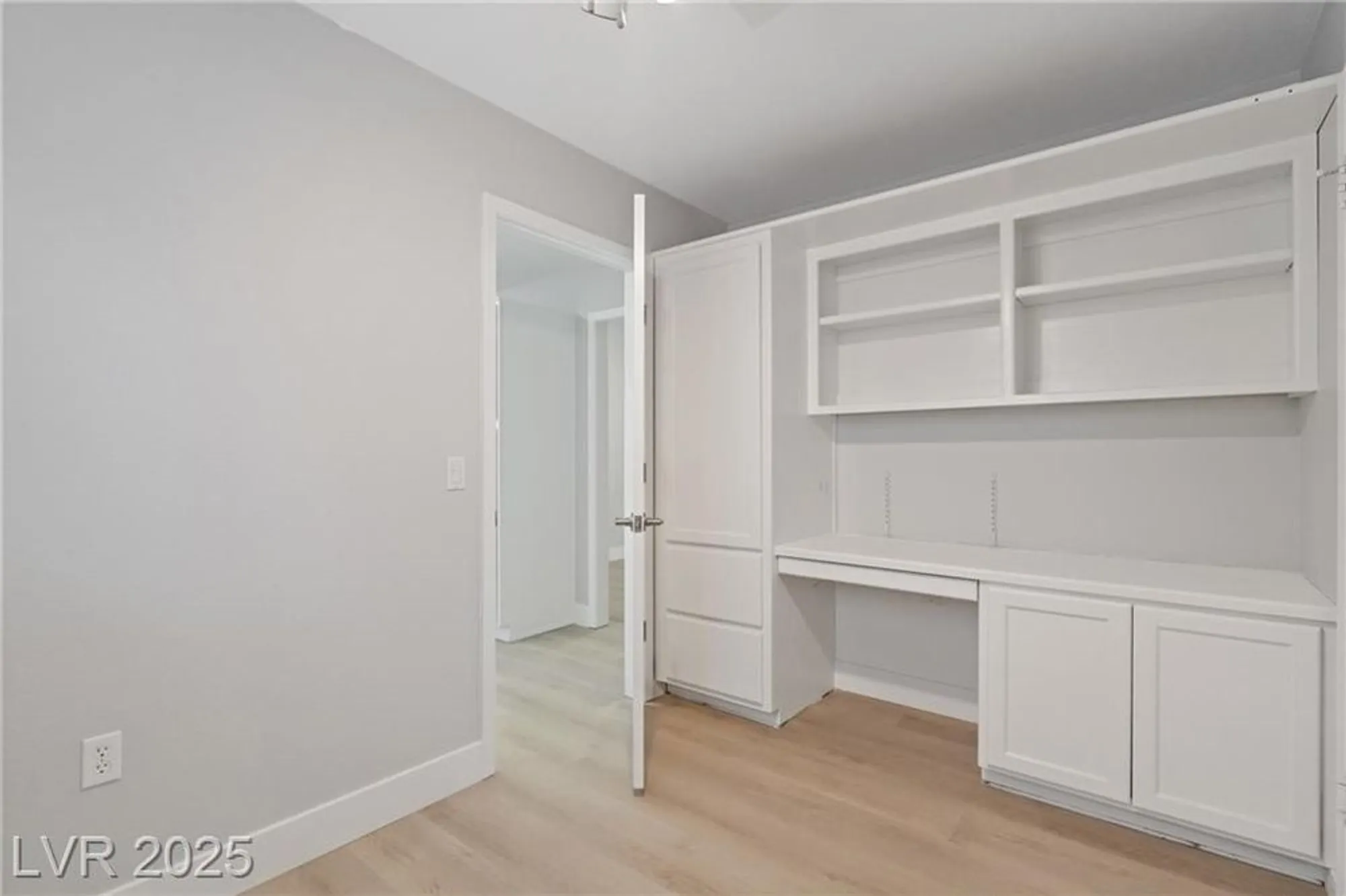 Property Slideshow image 12 of 32 | 9104 sundial dr, Las Vegas, NV, 89134