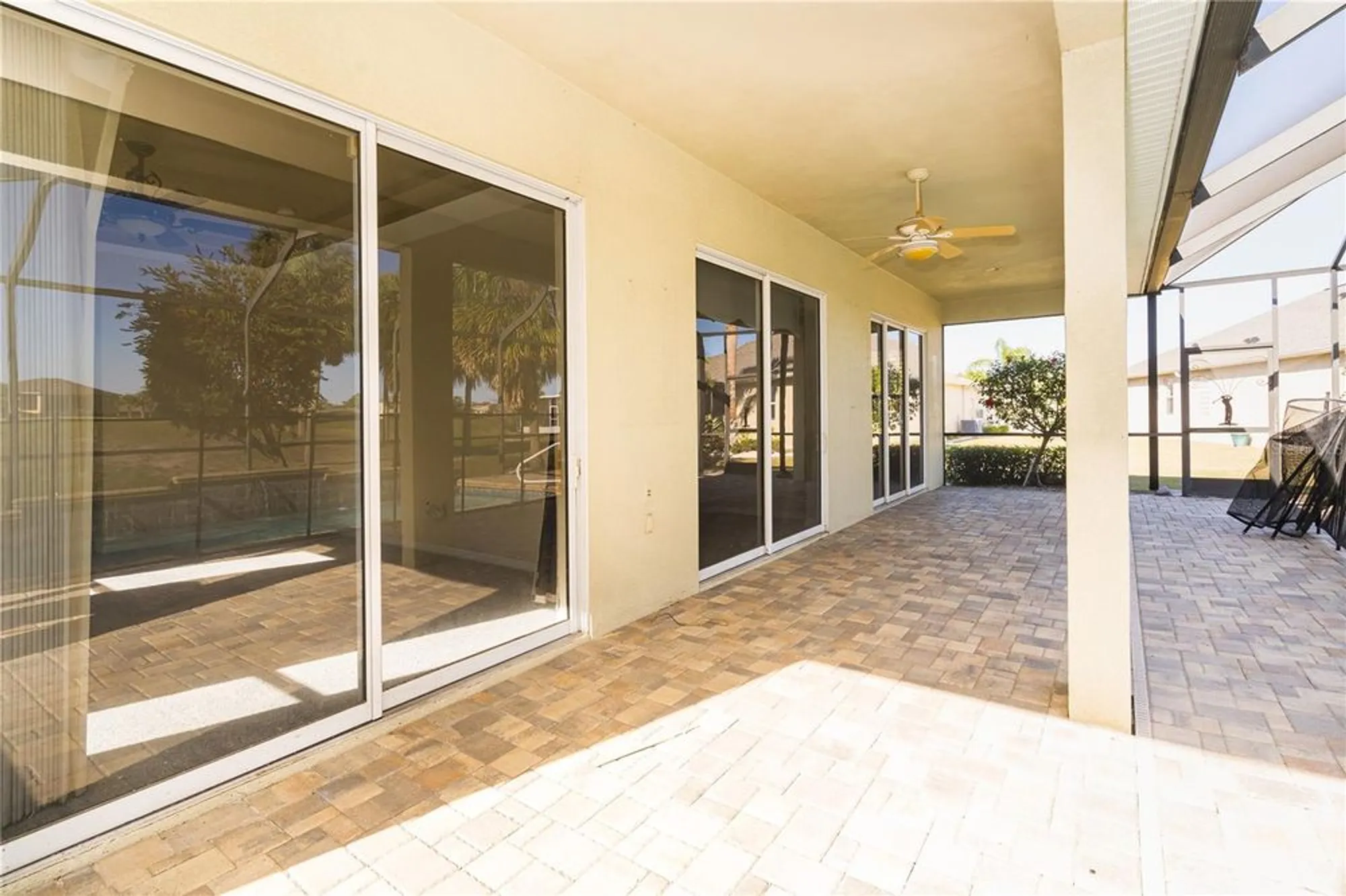 Property Slideshow image 12 of 48 | 1038 emerald dunes dr, Sun City Center, FL, 33573