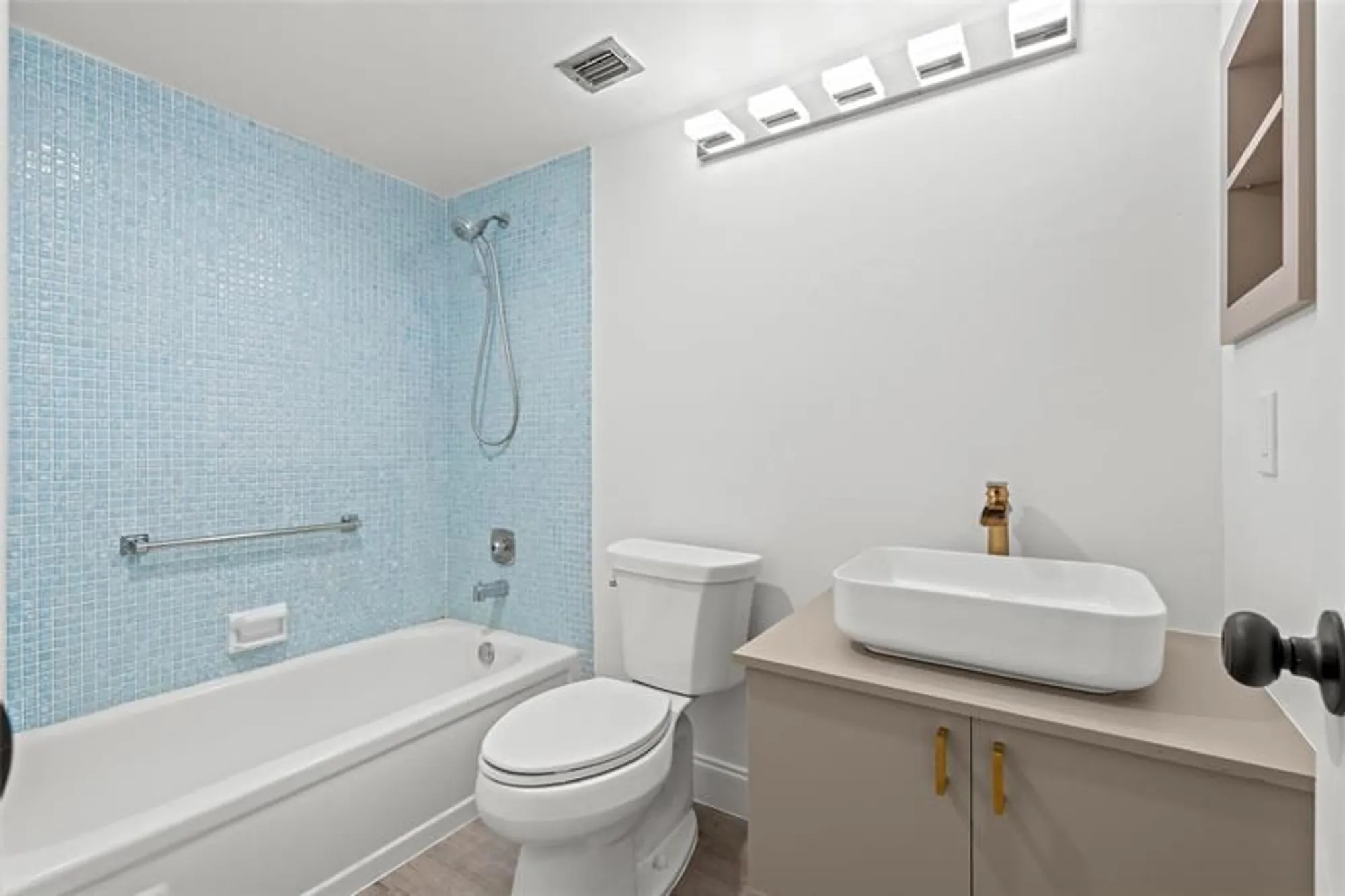 Property Slideshow image 7 of 28 | 204 mansfield e unit e, Boca Raton, FL, 33434