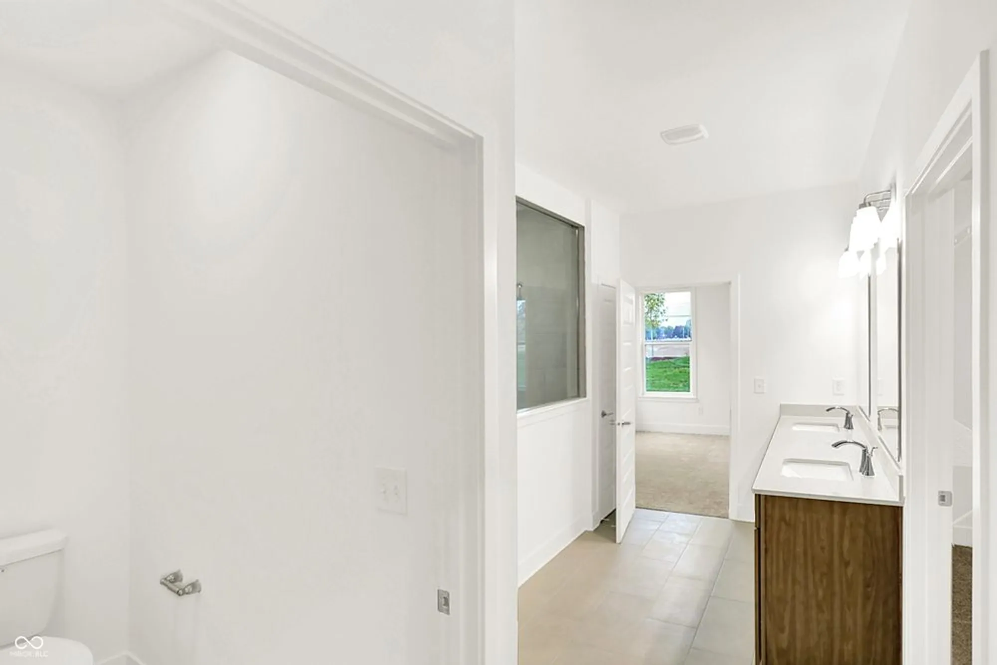 Property Slideshow image 37 of 52 | 5076 foxley park ln, Avon, IN, 46123