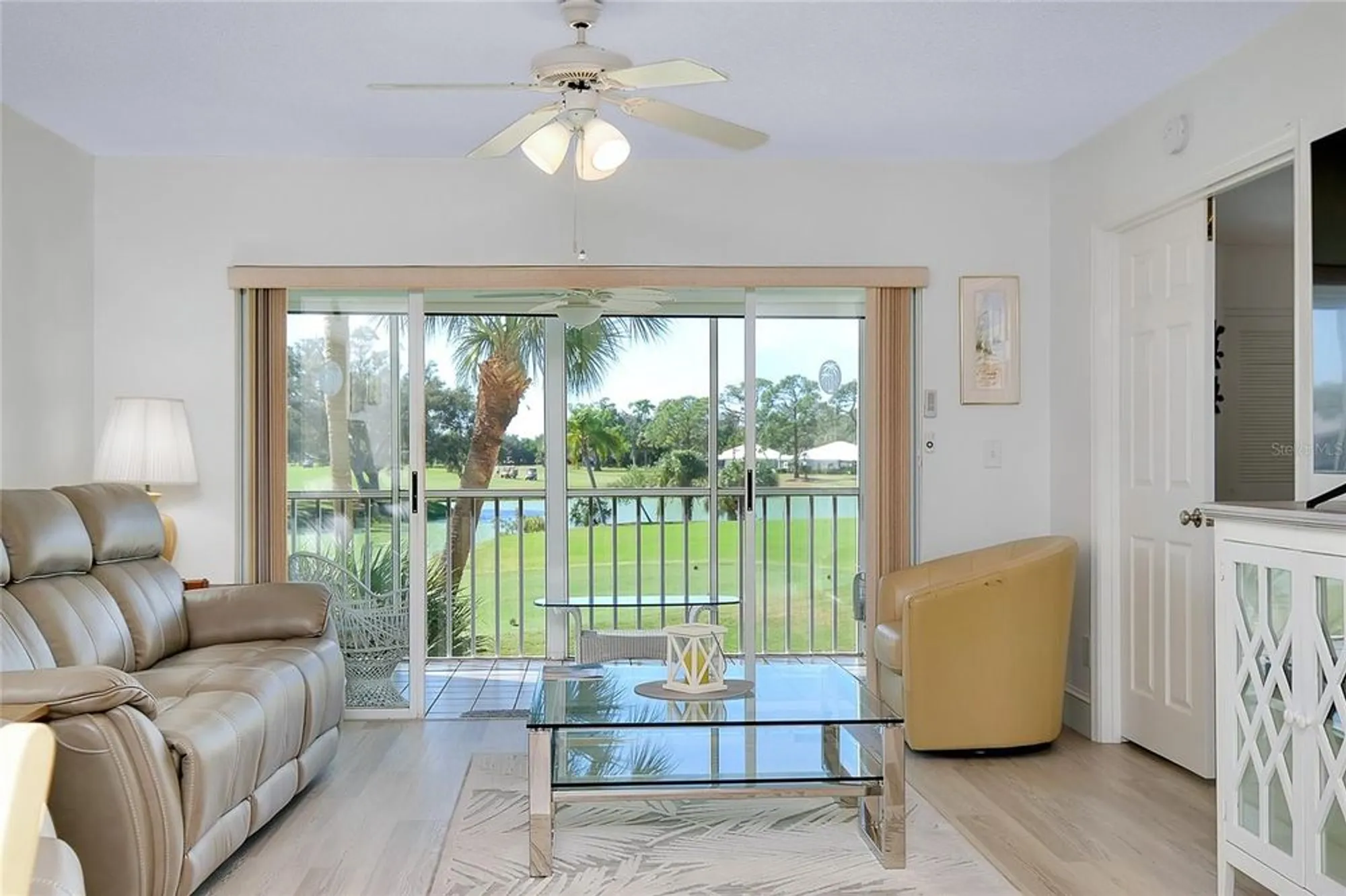 Property Slideshow image 18 of 68 | 433 cerromar ln 430, Venice, FL, 34293