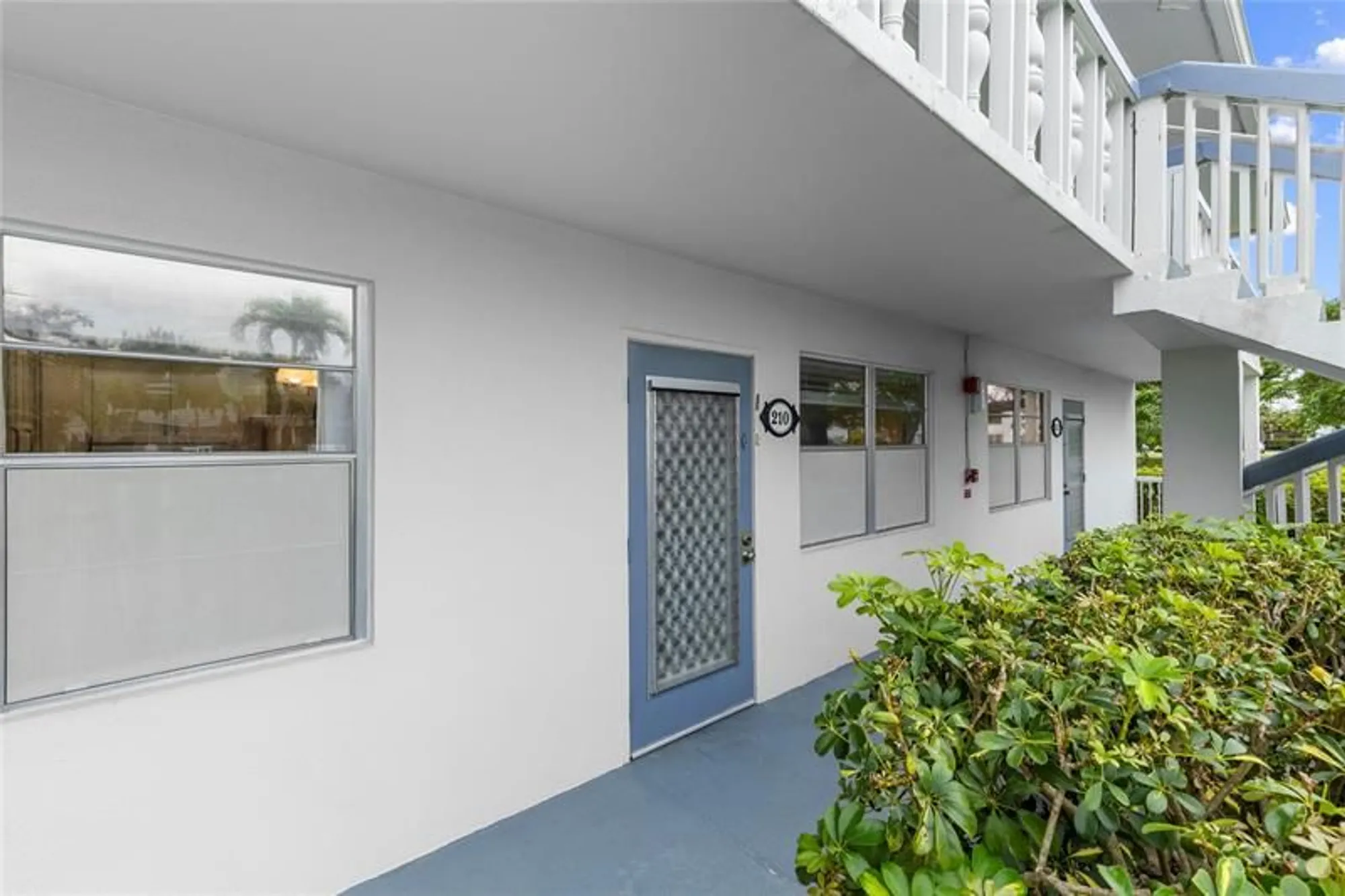 Property Slideshow image 42 of 60 | 210 oakridge n # 210, Deerfield Beach, FL, 33442