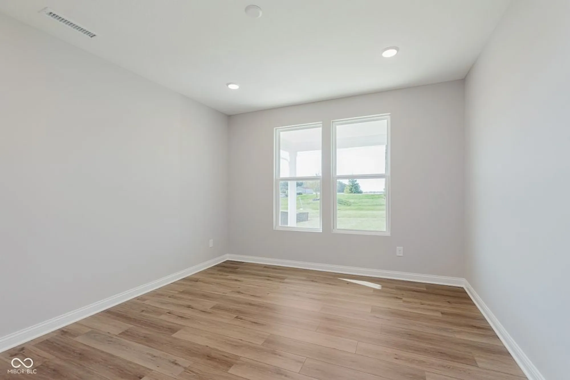 Property Slideshow image 13 of 33 | 774 daisy st, Greenwood, IN, 46143