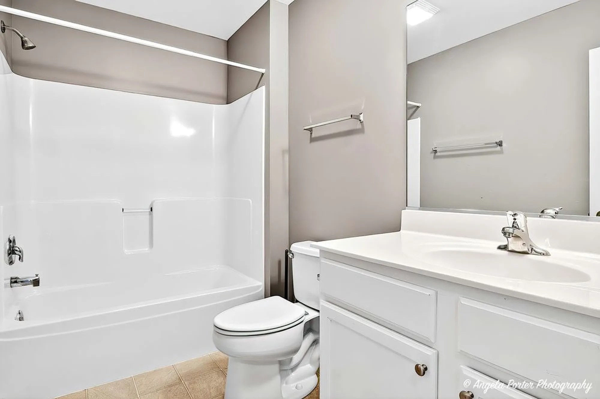 Property Slideshow image 25 of 29 | 806 madison ave, Mchenry, IL, 60050