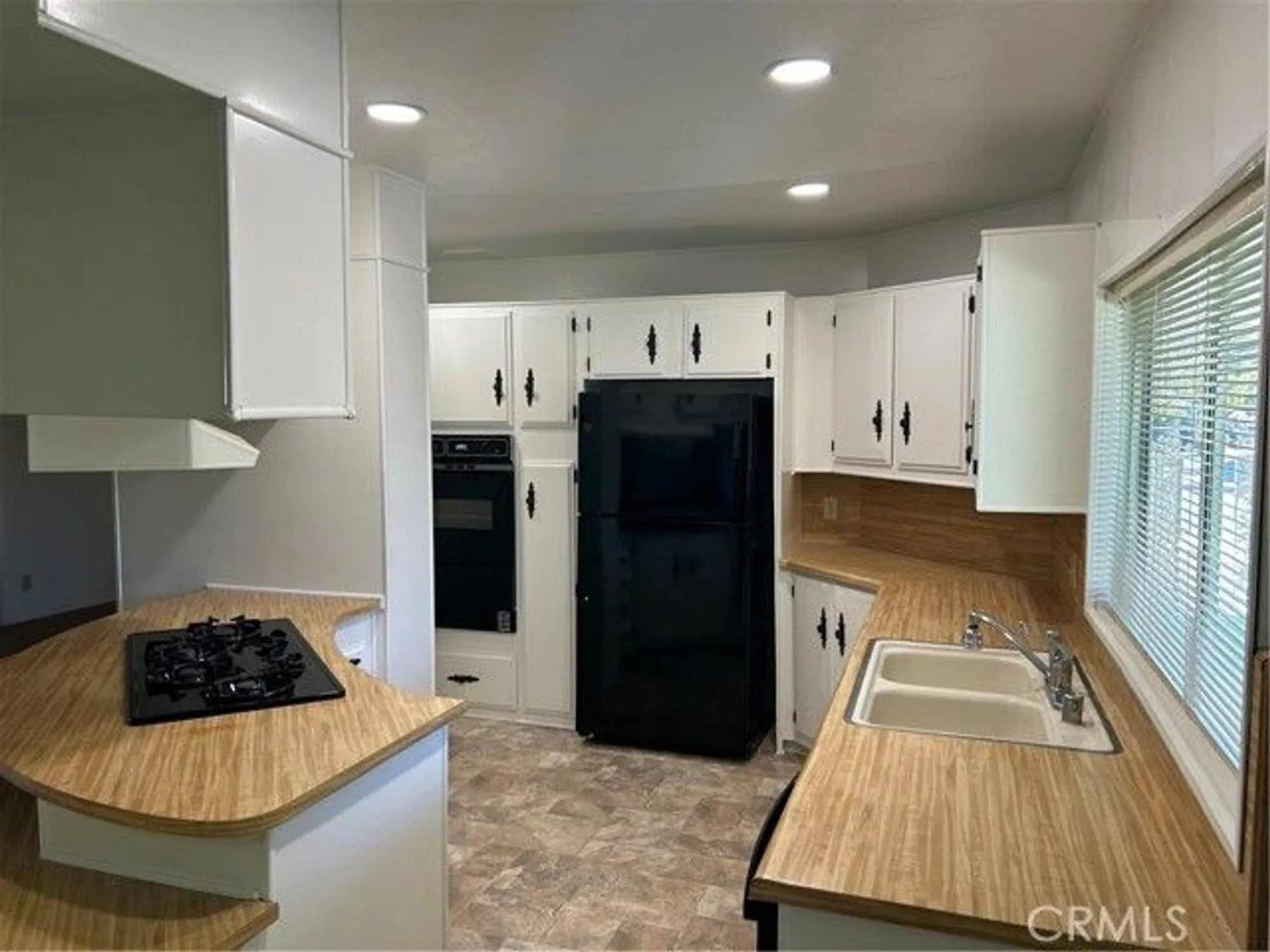 Property Slideshow image 12 of 34 | 2918 dogwood way, Hemet, CA, 92545