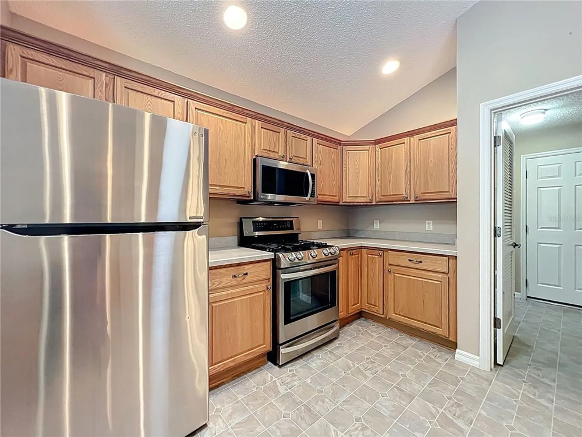 Property Slideshow image 21 of 64 | 16946 se 93rd cuthbert cir, The Villages, FL, 32162