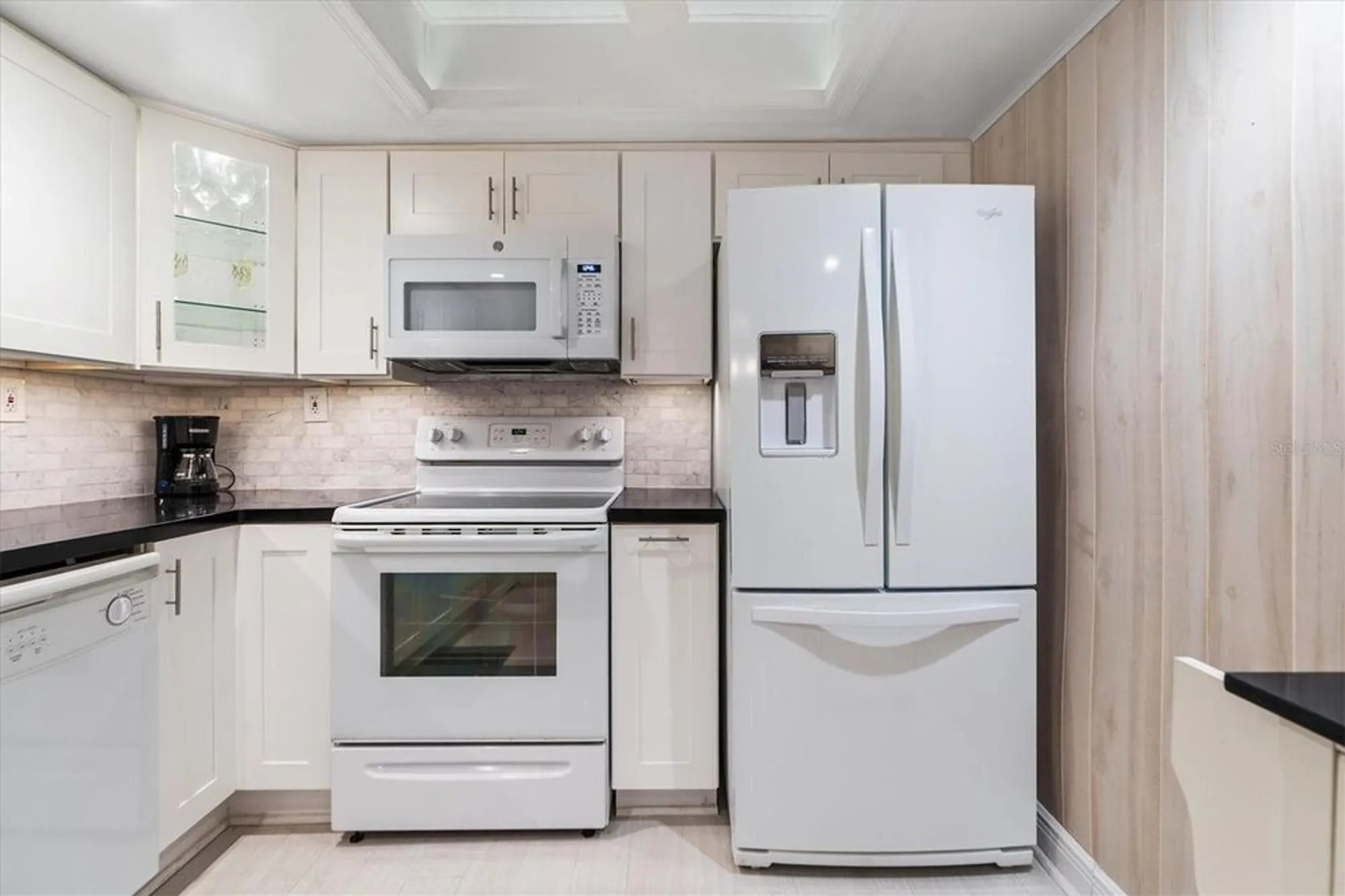 Property Slideshow image 13 of 45 | 19029 us highway 19 n apt 9-404, Clearwater, FL, 33764