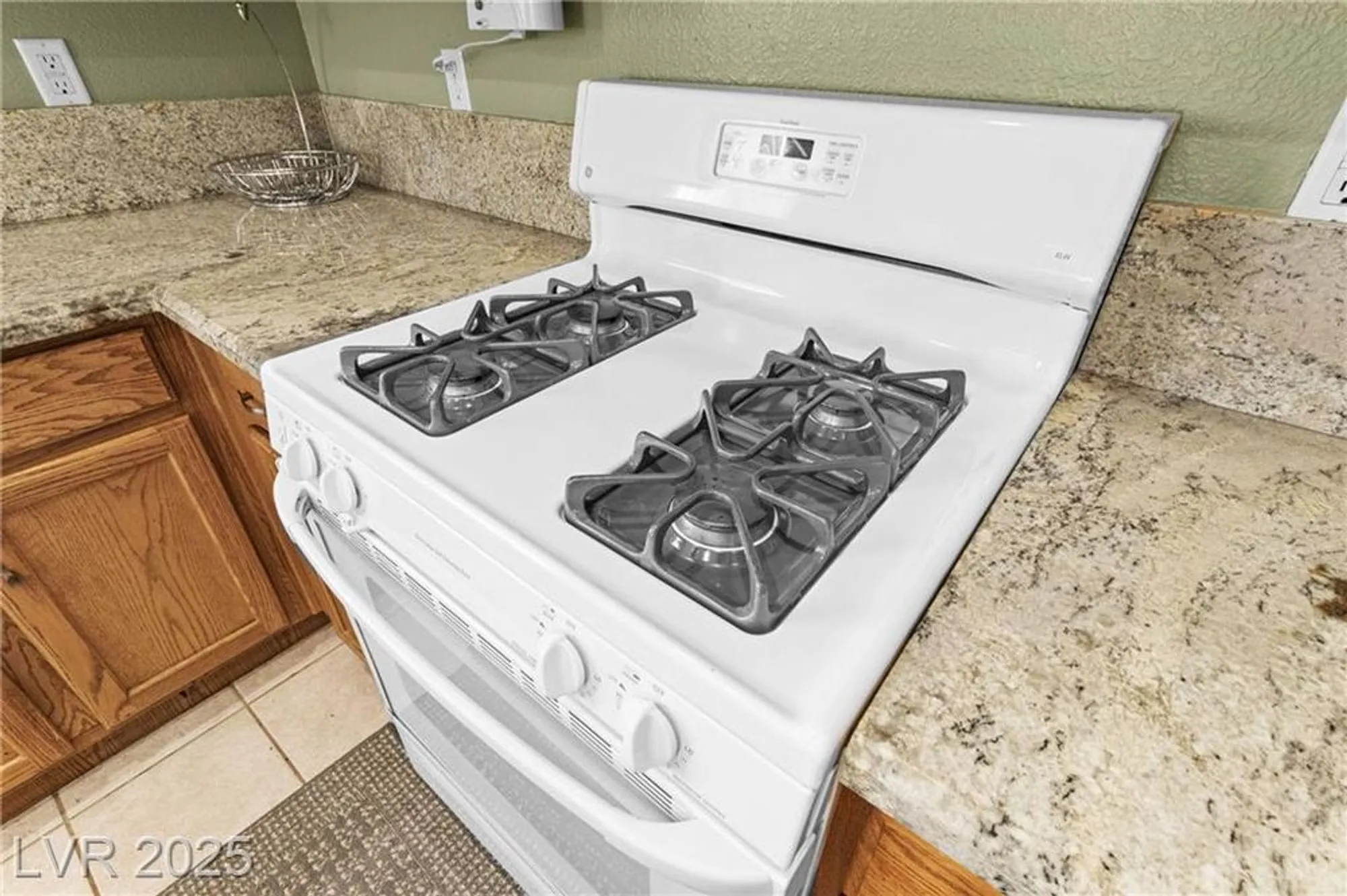 Property Slideshow image 16 of 40 | 2145 king mesa dr, Henderson, NV, 89012