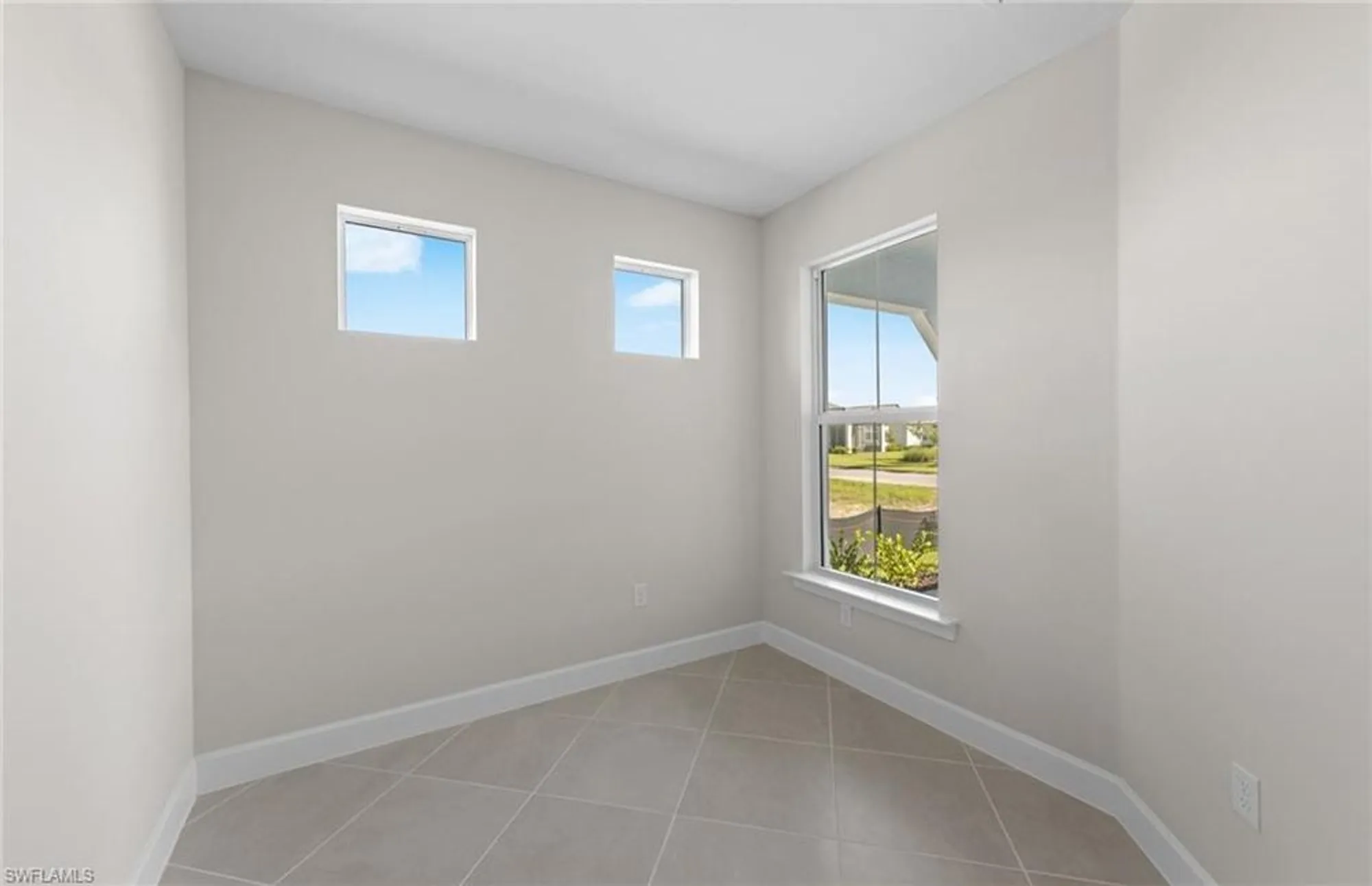 Property Slideshow image 25 of 47 | 7152 chapel creek ln, North Fort Myers, FL, 33917