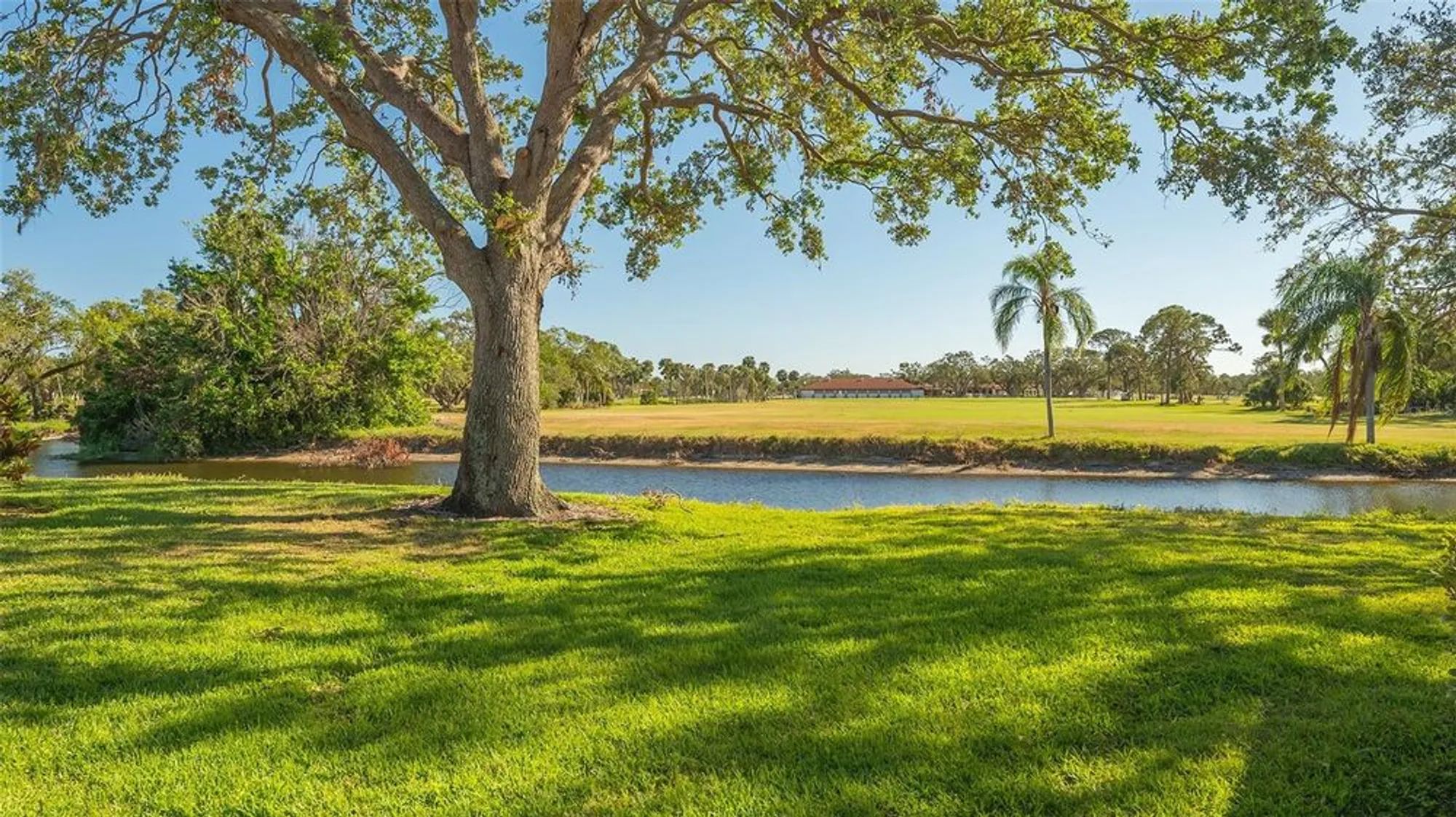 Property Slideshow image 46 of 95 | 7320 golf pointe cir, Sarasota, FL, 34243