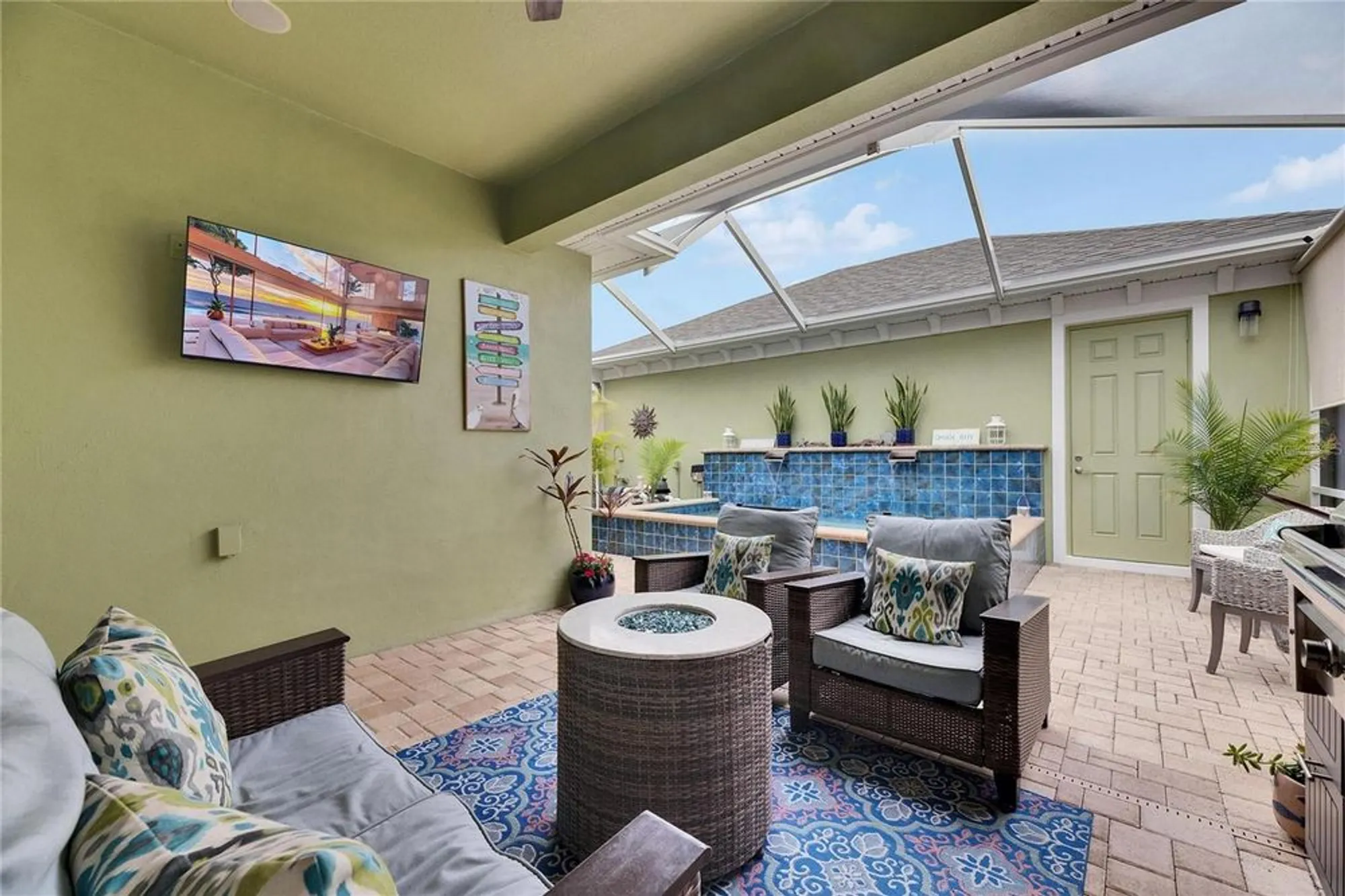 Property Slideshow image 42 of 75 | 624 winterside dr, Apollo Beach, FL, 33572