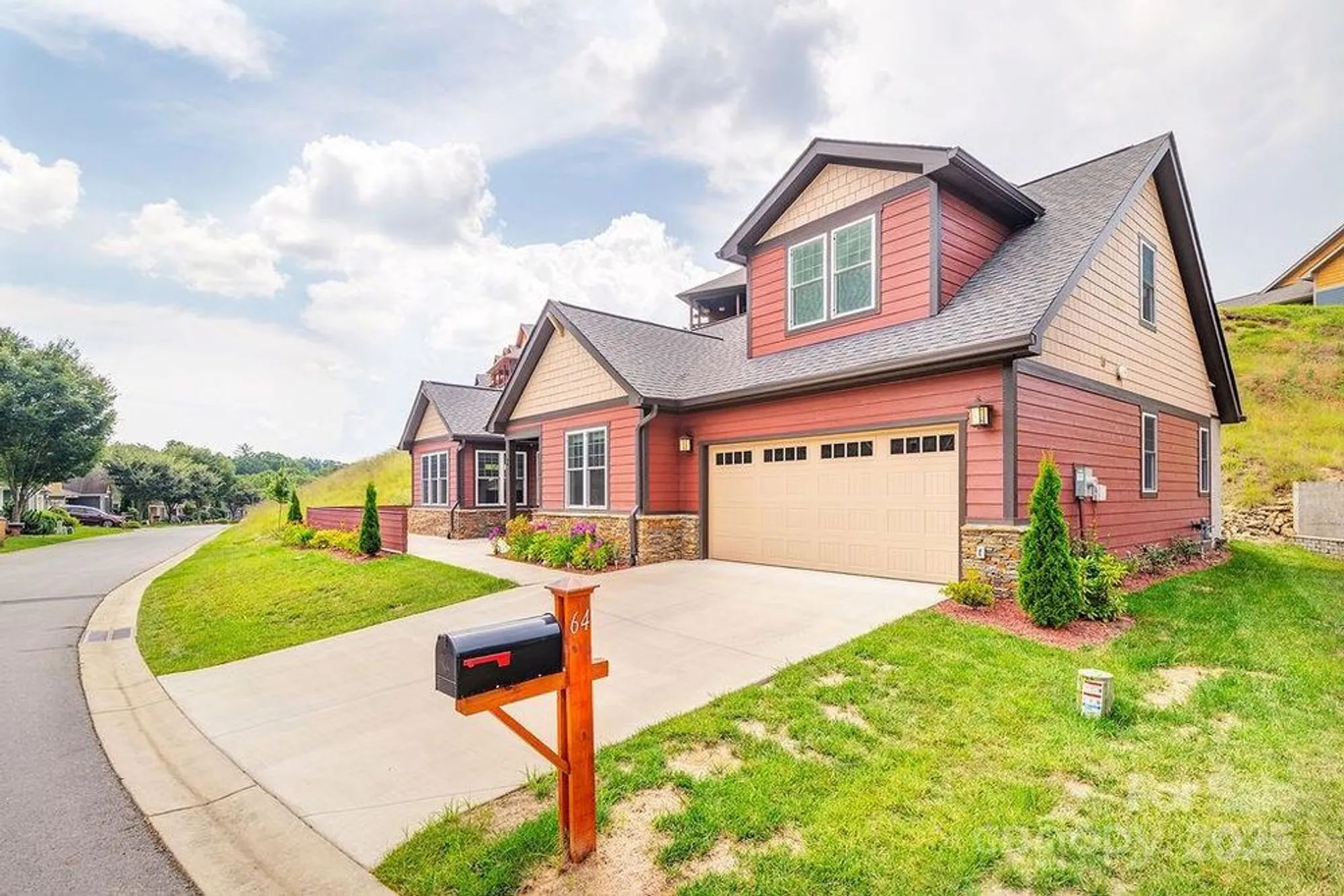 Property Slideshow image 2 of 34 | 64 creekside view dr, Asheville, NC, 28804