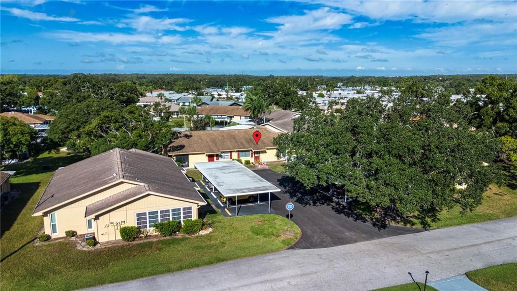 Property Slideshow image 9 of 49 | 1804 foxhunt dr b, Sun City Center, FL, 33573
