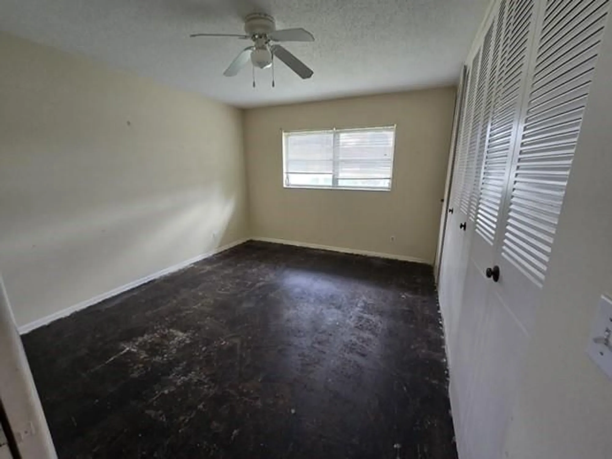 Property Slideshow image 9 of 30 | 2950 crosley dr i, West Palm Beach, FL, 33415