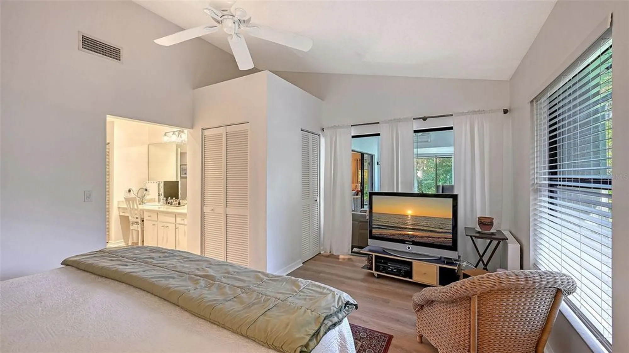 Property Slideshow image 26 of 49 | 7360 oak moss dr # 4, Sarasota, FL, 34241