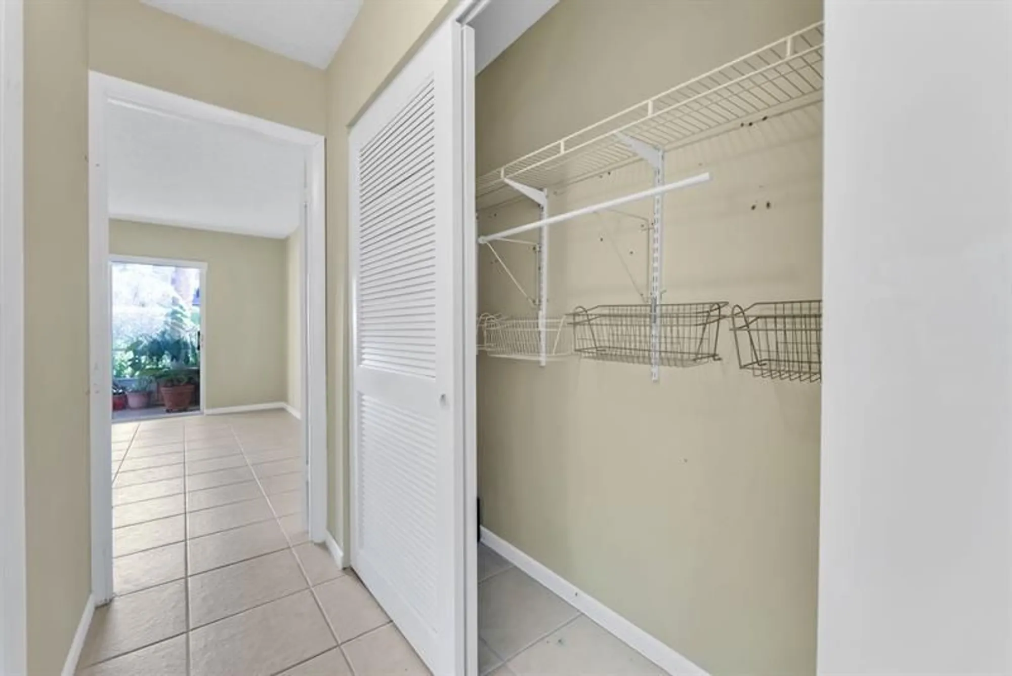 Property Slideshow image 11 of 29 | 331 nw 76th ave apt 104, Margate, FL, 33063