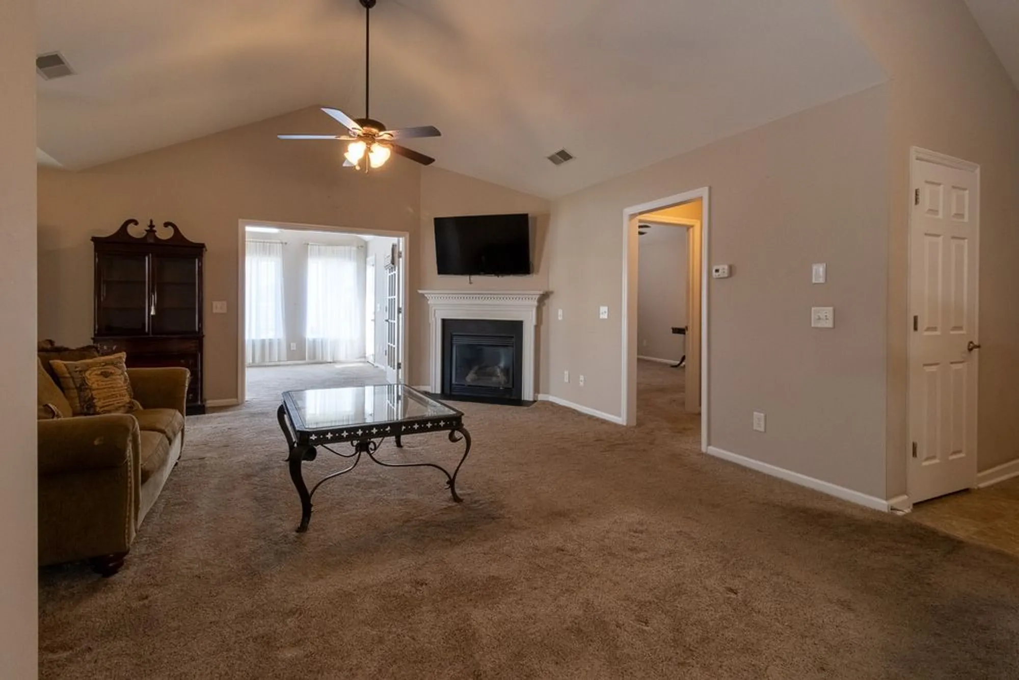 Property Slideshow image 13 of 29 | 825 s browns ln 1301, Gallatin, TN, 37066