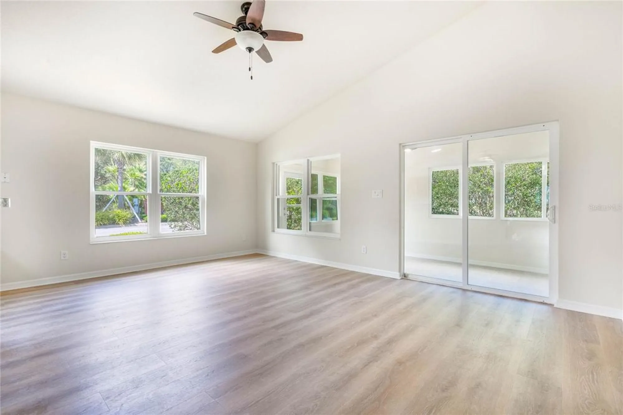 Property Slideshow image 17 of 37 | 24801 cranes roost cir, Leesburg, FL, 34748