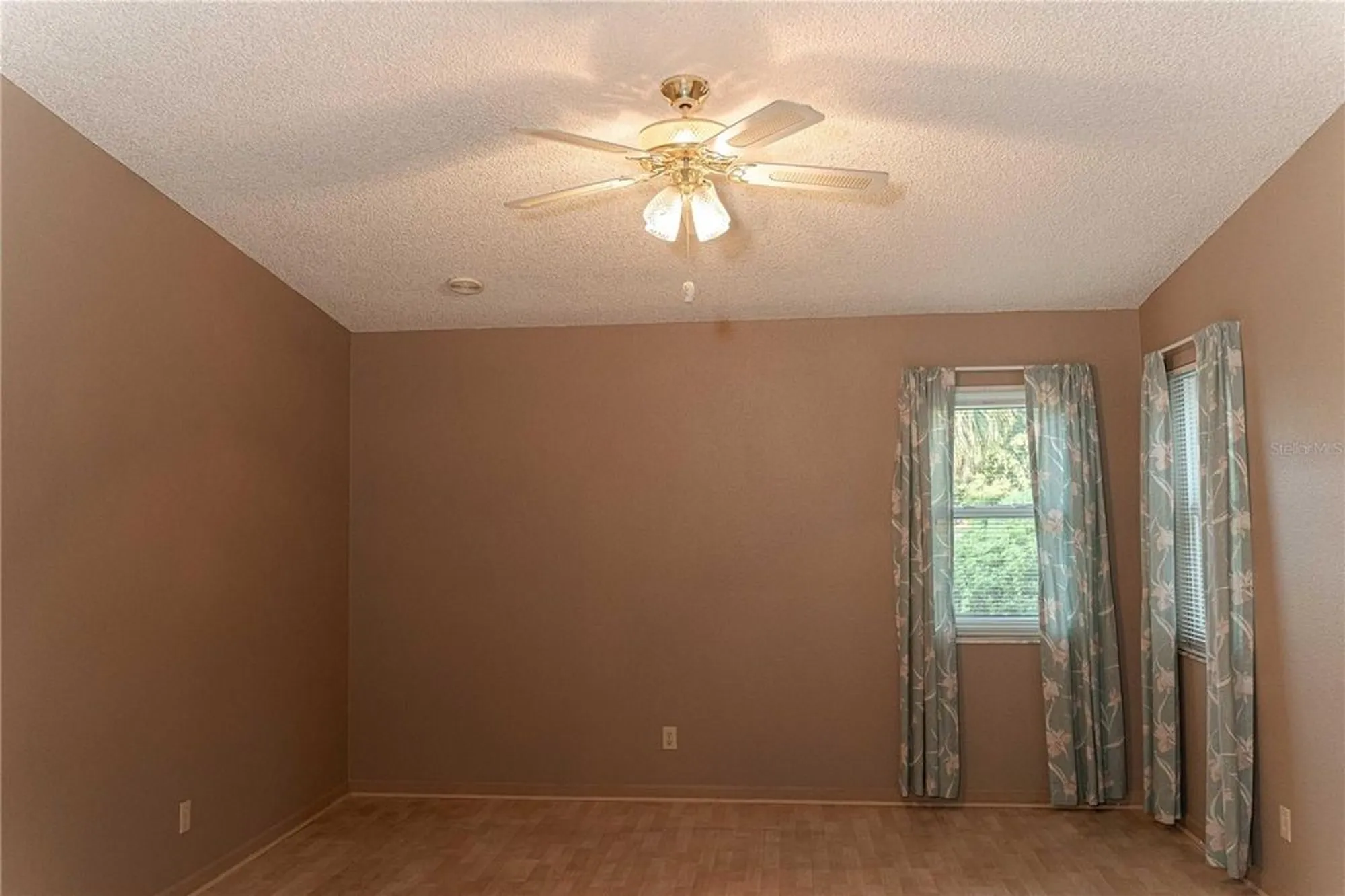 Property Slideshow image 36 of 58 | 1204 maria ct, Lady Lake, FL, 32159