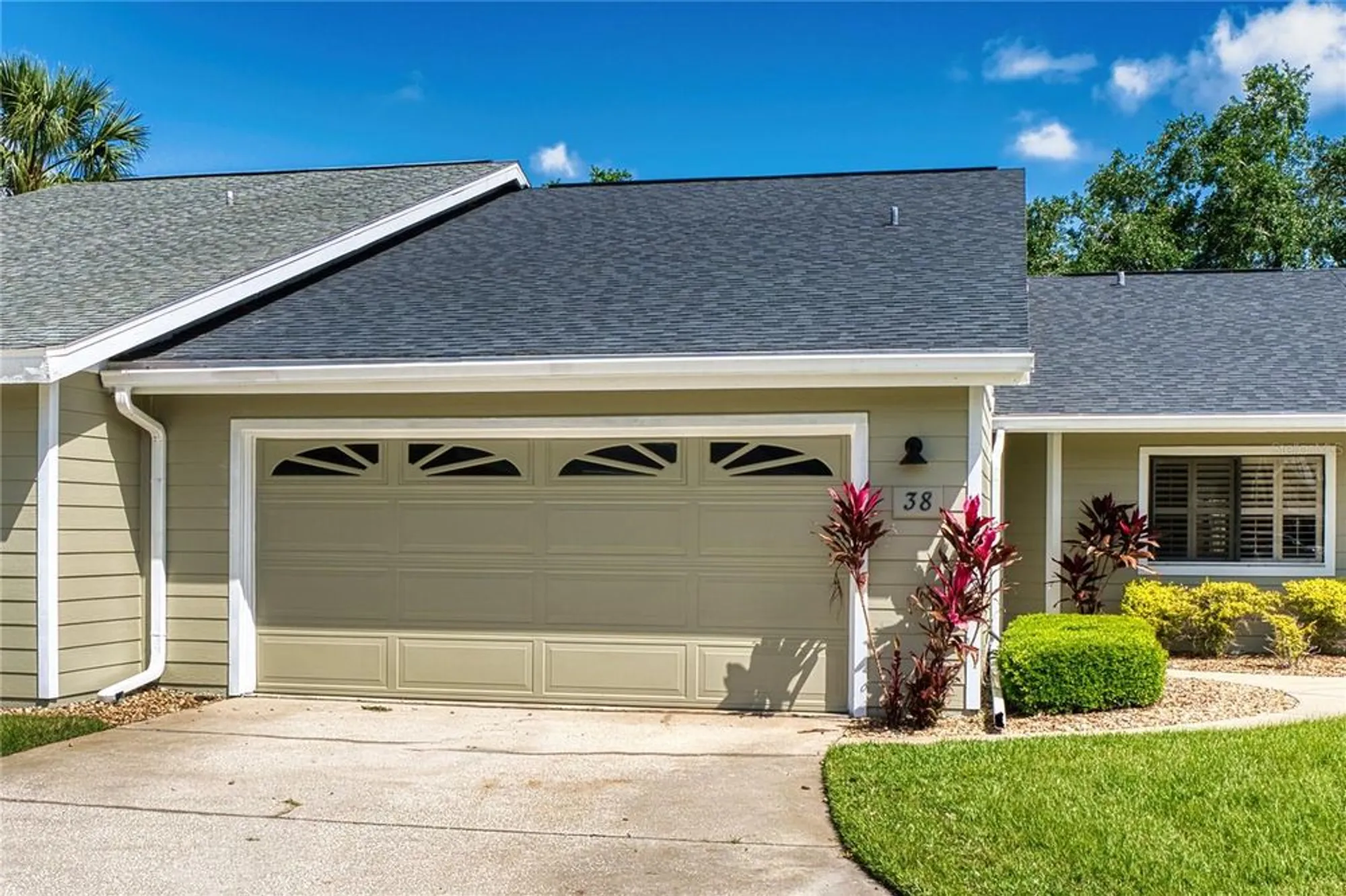 Property Slideshow image 2 of 48 | 38 landings ln, Ormond Beach, FL, 32174