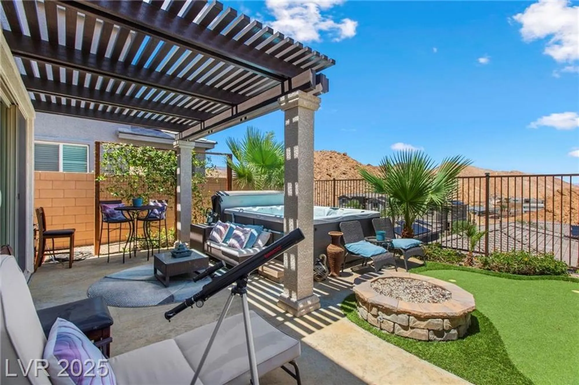Property Slideshow image 32 of 42 | 44 moon hill dr, Henderson, NV, 89011