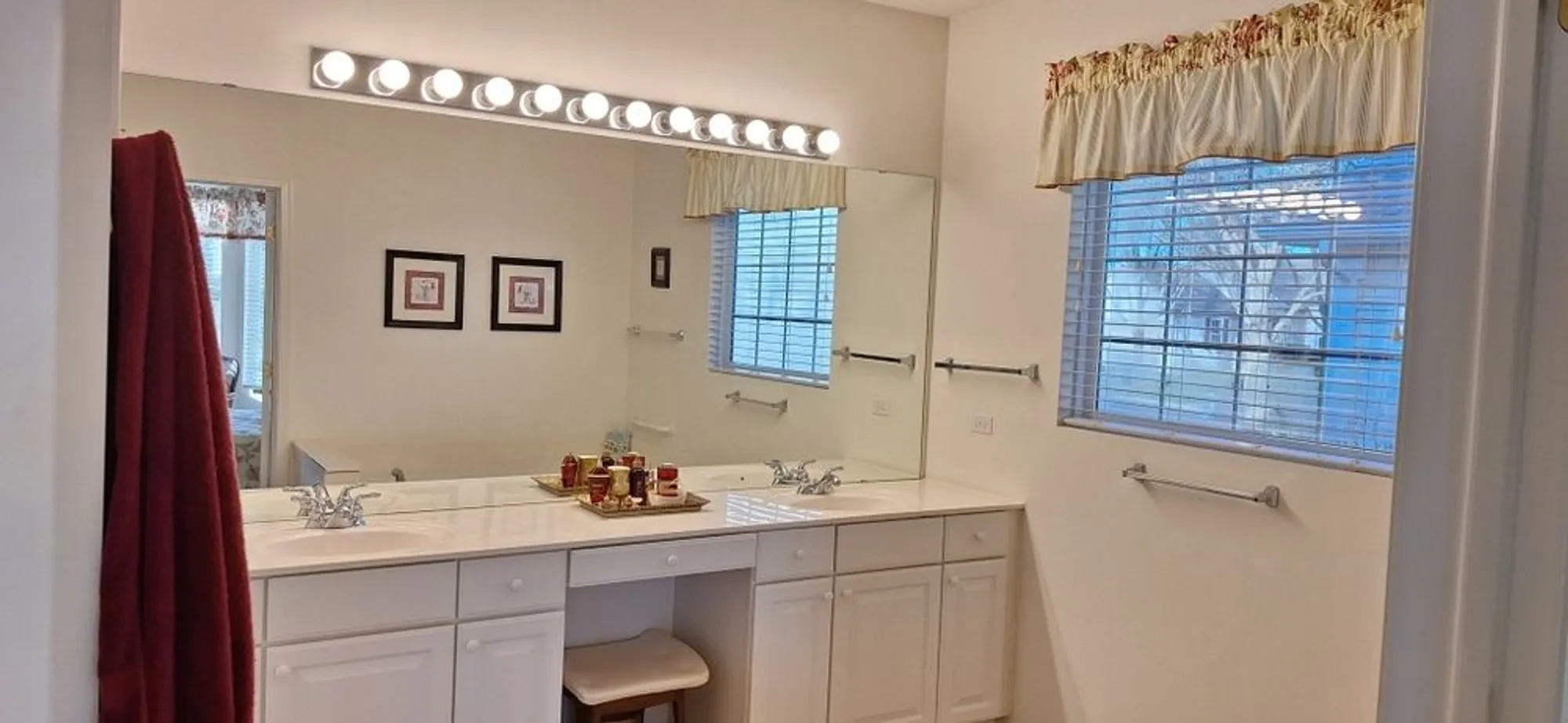 Property Slideshow image 11 of 49 | 12255 wildflower ln, Huntley, IL, 60142