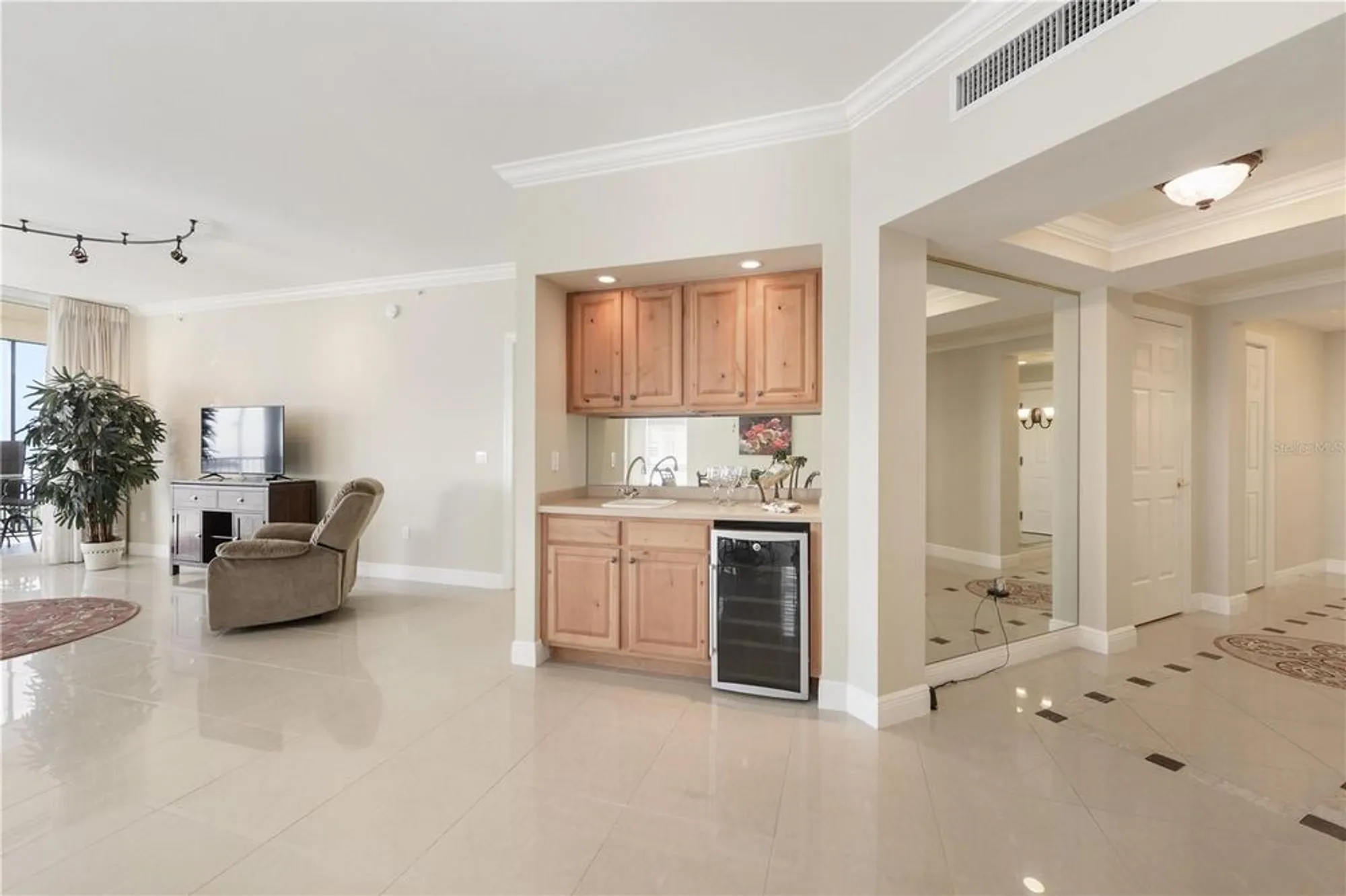 Property Slideshow image 16 of 73 | 3329 sunset key cir 401, Punta Gorda, FL, 33955