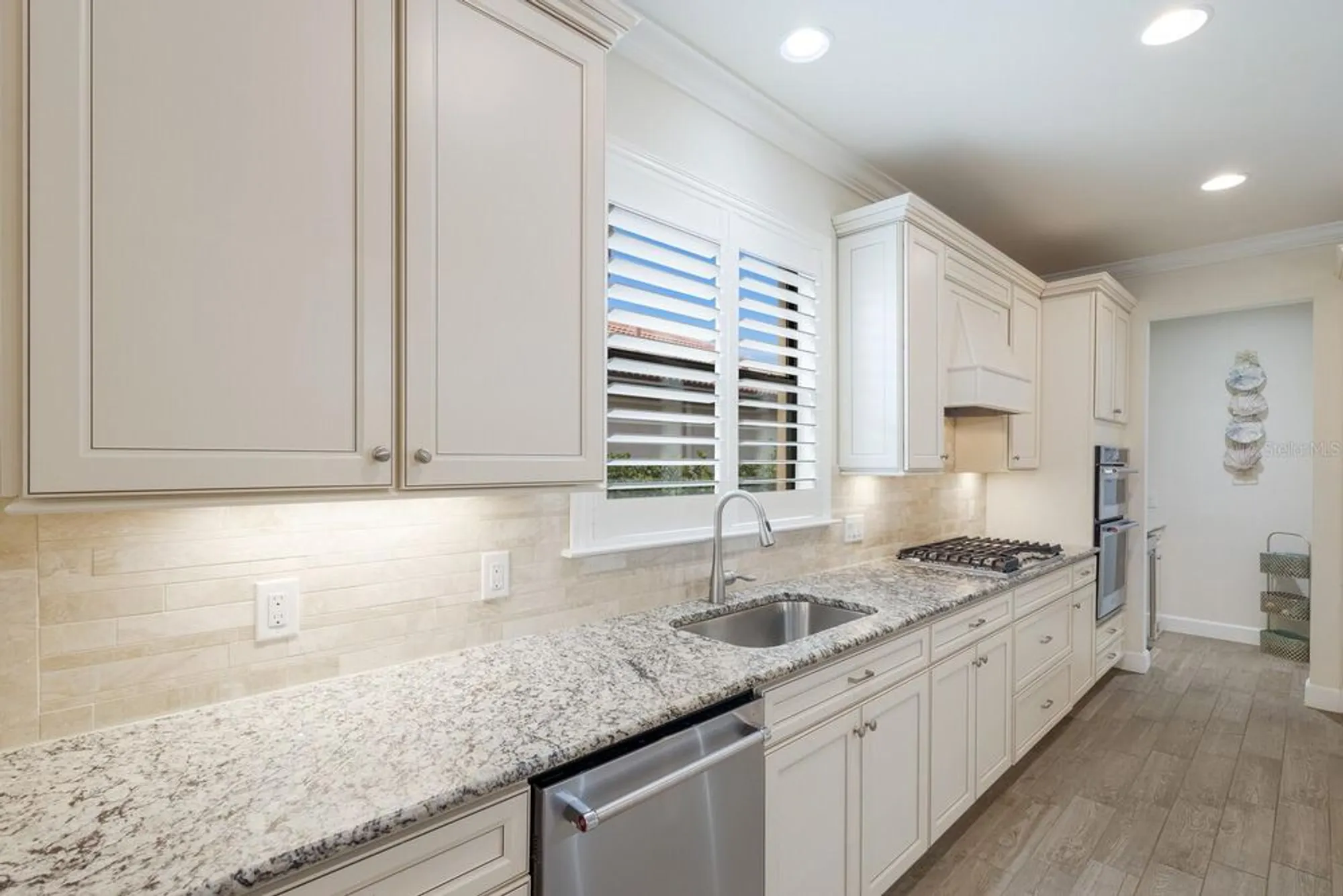 Property Slideshow image 10 of 45 | 16719 ellsworth ave, Bradenton, FL, 34202
