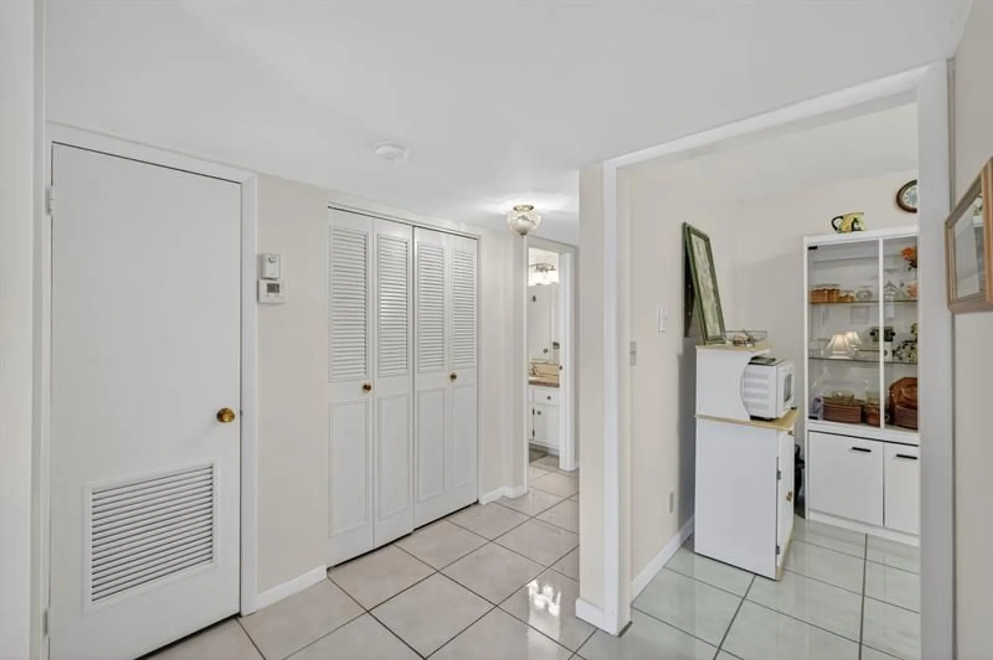 Property Slideshow image 21 of 39 | 4881 nw 22nd st b12, Lauderhill, FL, 33313