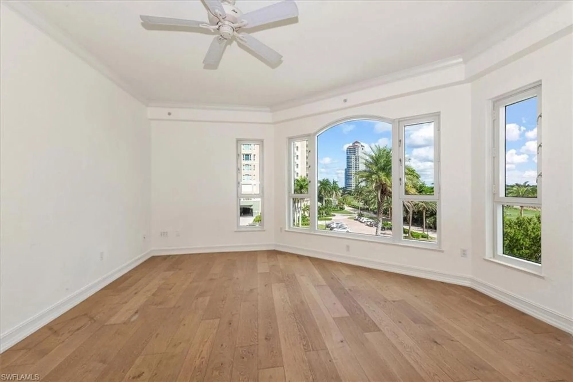 Property Slideshow image 14 of 44 | 4801 island pond ct 405, Bonita Springs, FL, 34134