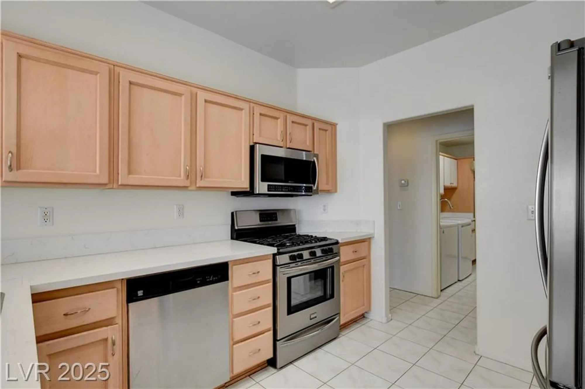Property Slideshow image 23 of 71 | 10113 cresent creek dr, Las Vegas, NV, 89134